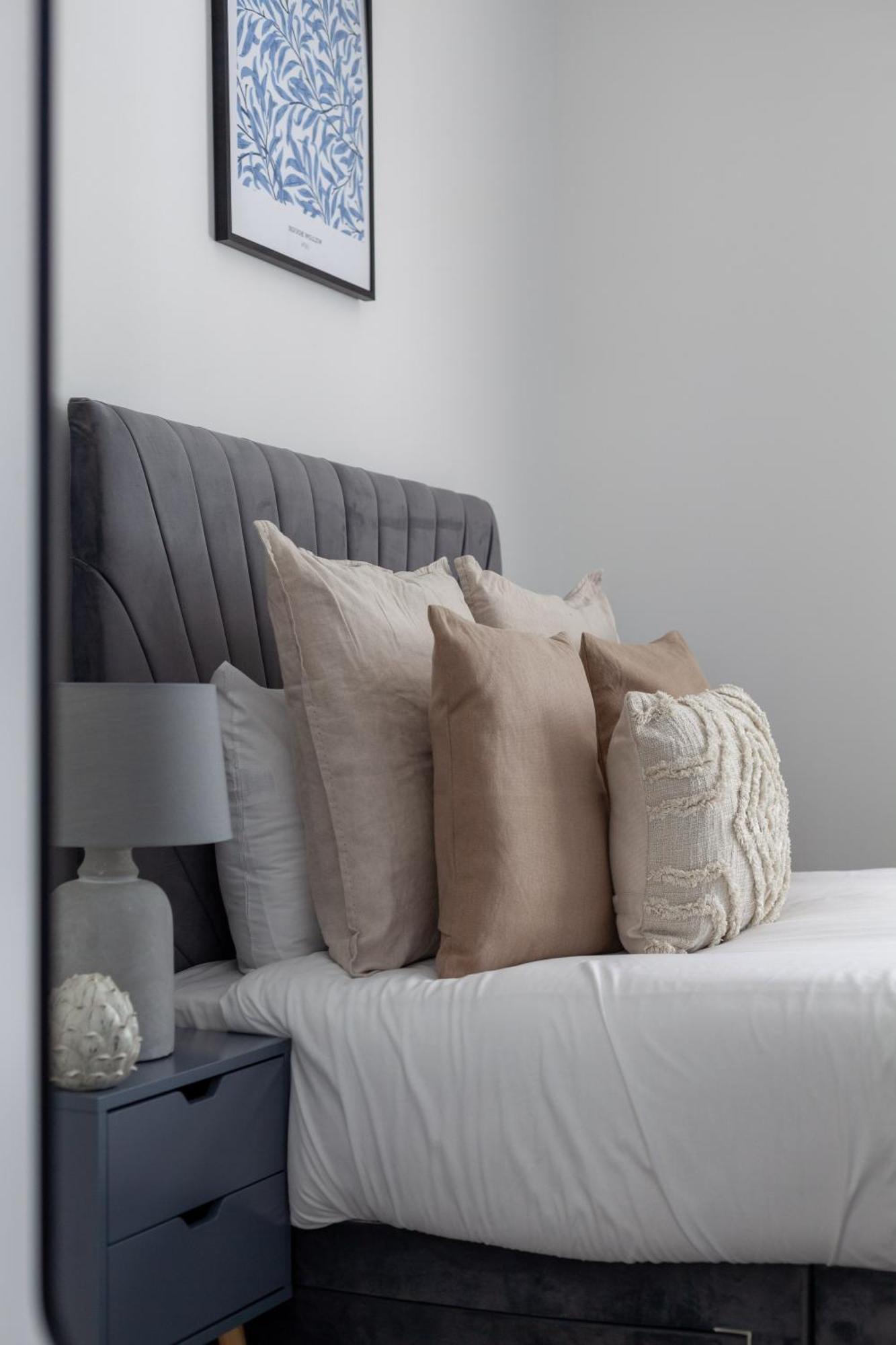 The Hammersmith Apartment
