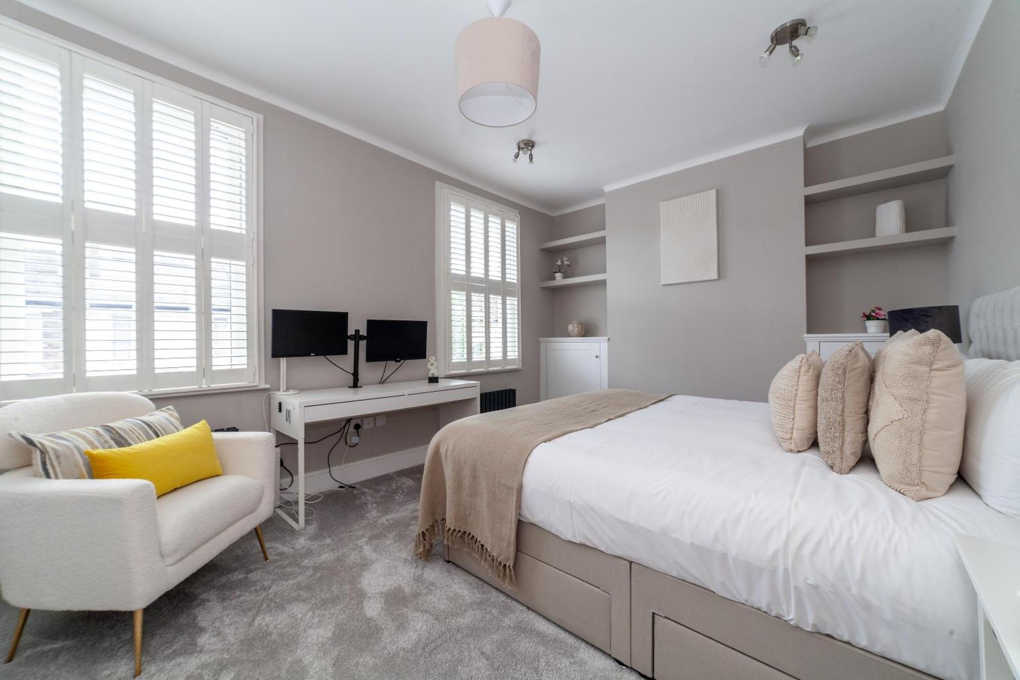The Hammersmith Apartment *