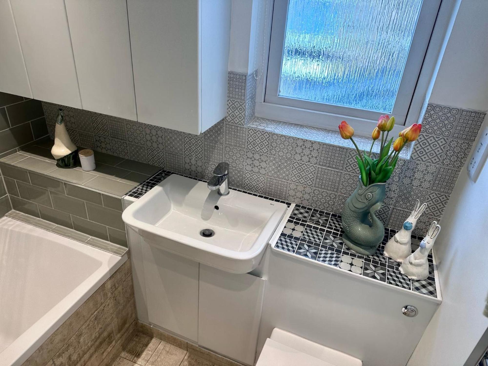 Large Bedroom In Beautiful House Privat overnatting London