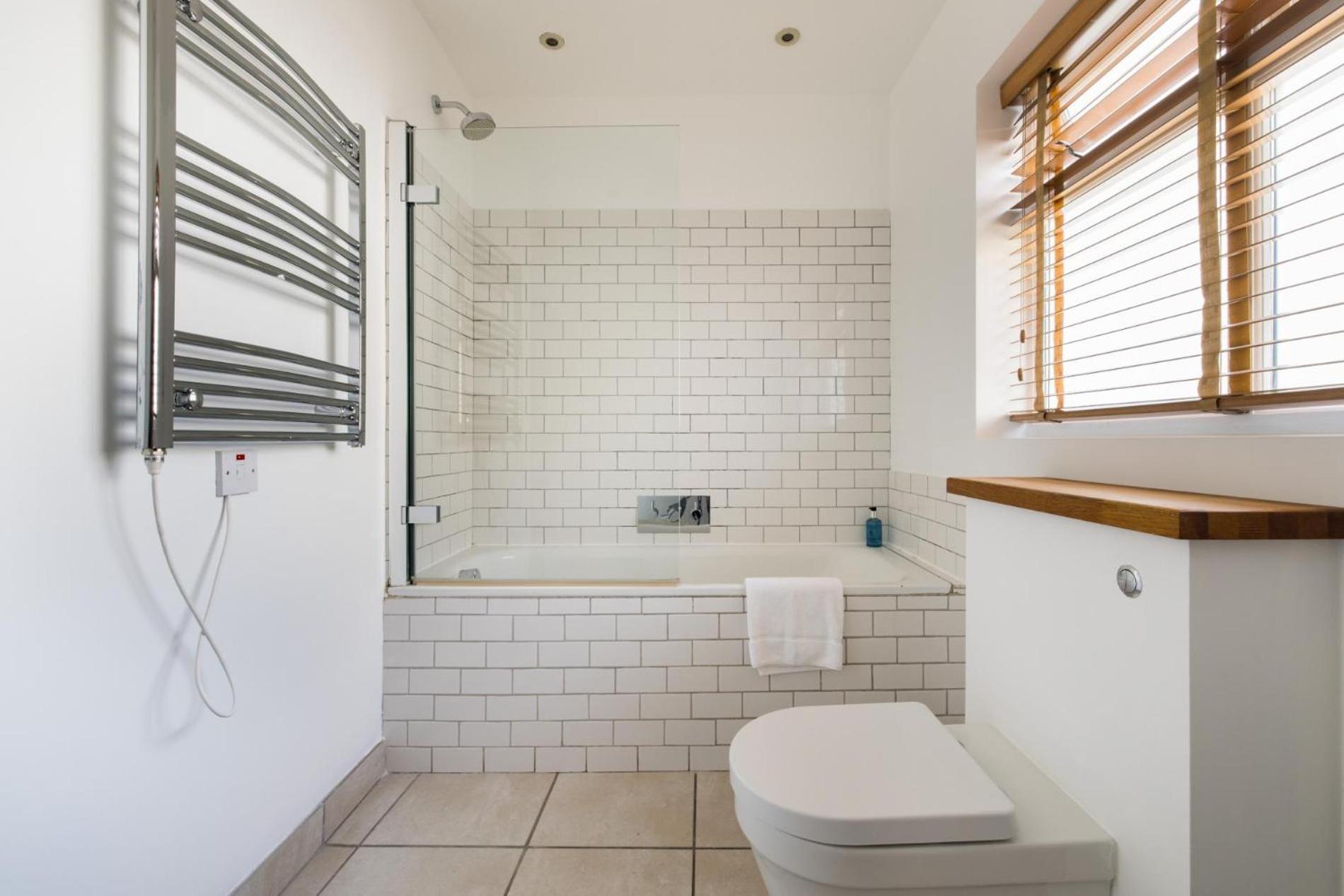 Is Yours - 2 Bedroom In Kensington London