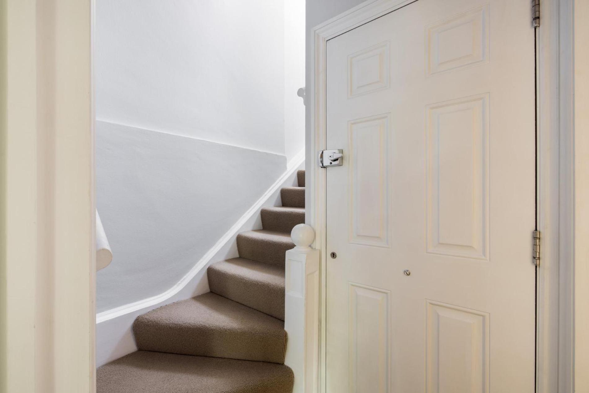 Is Yours - 2 Bedroom In Kensington London