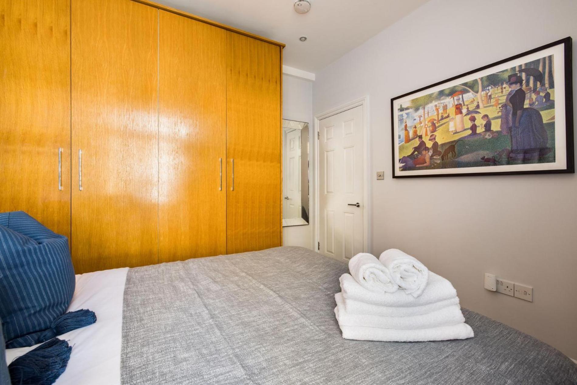 Is Yours - 2 Bedroom In Kensington