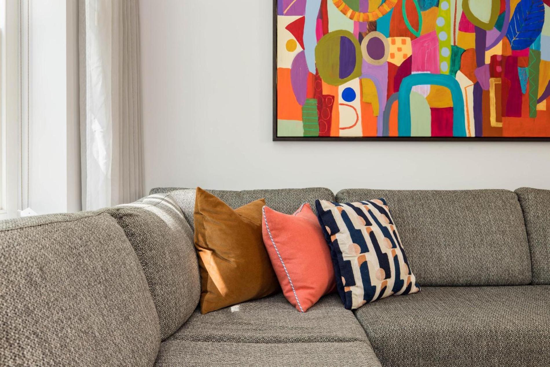 Is Yours - 2 Bedroom In Kensington Apartment *