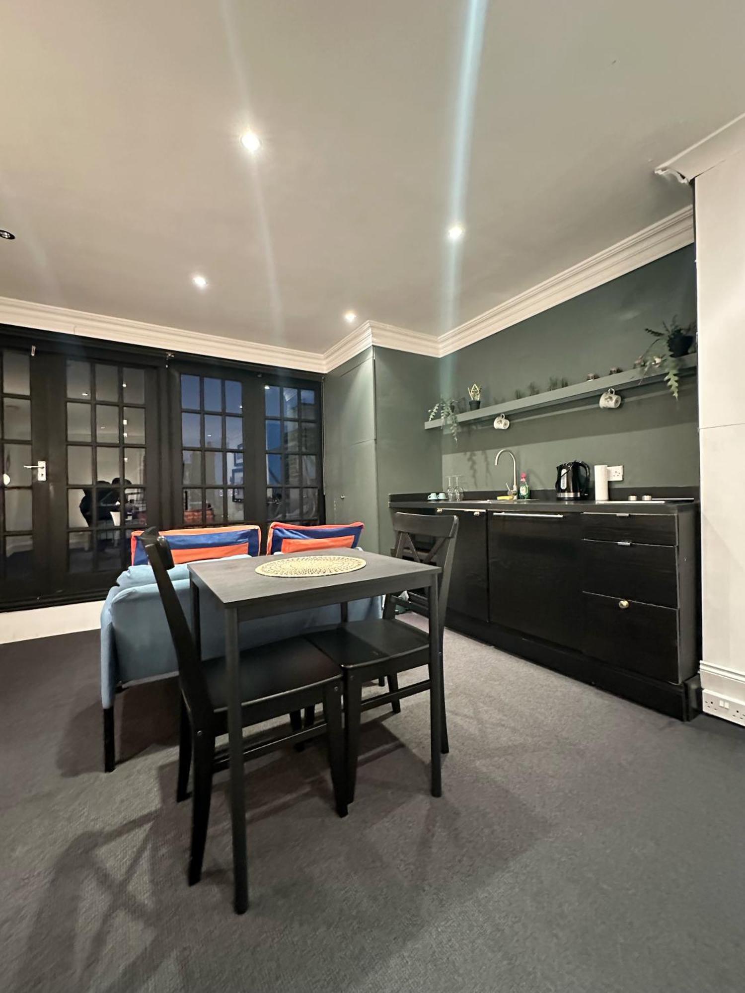 Apartment Flat - Northwest *