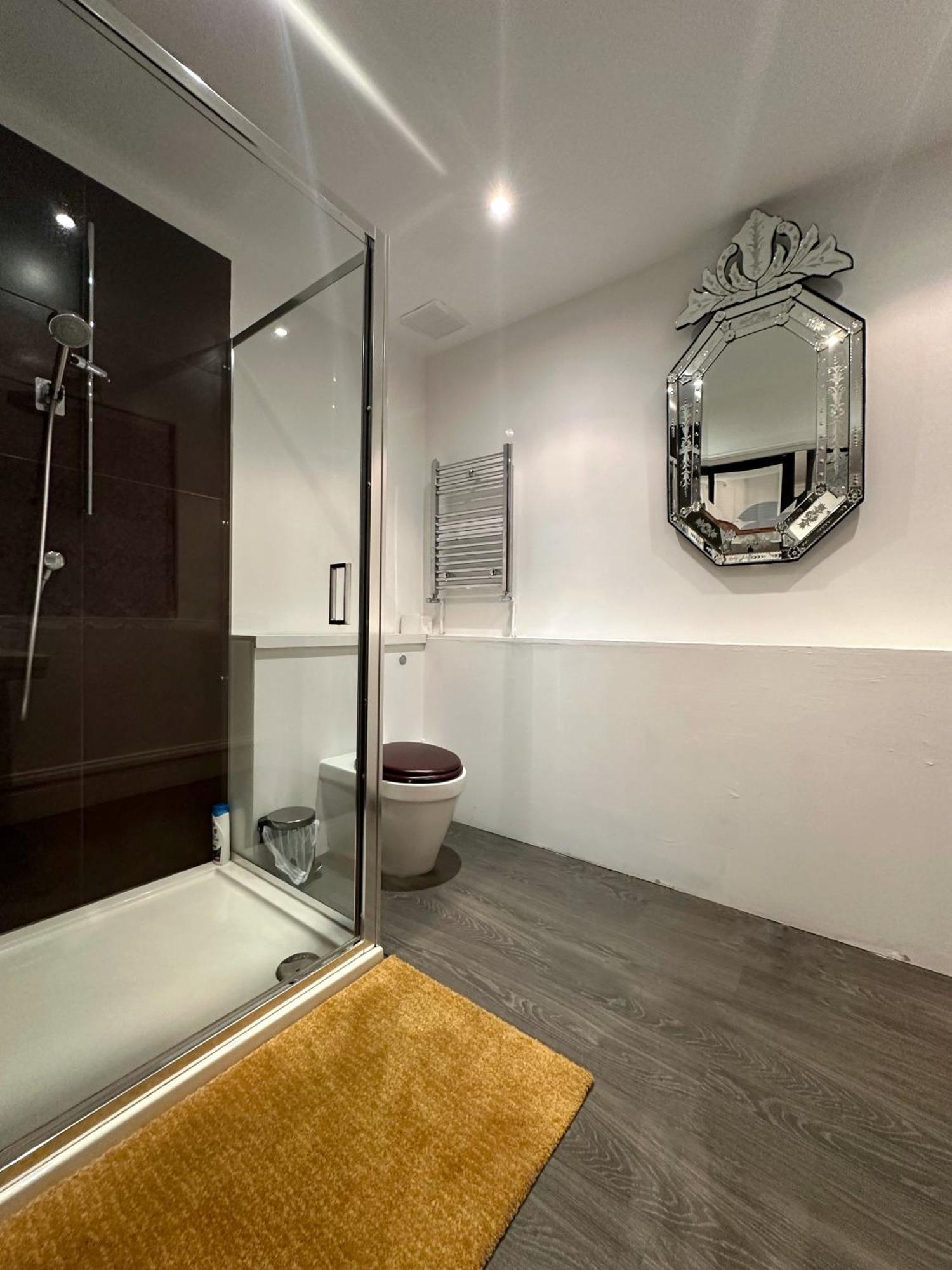 Apartment Flat - Northwest London