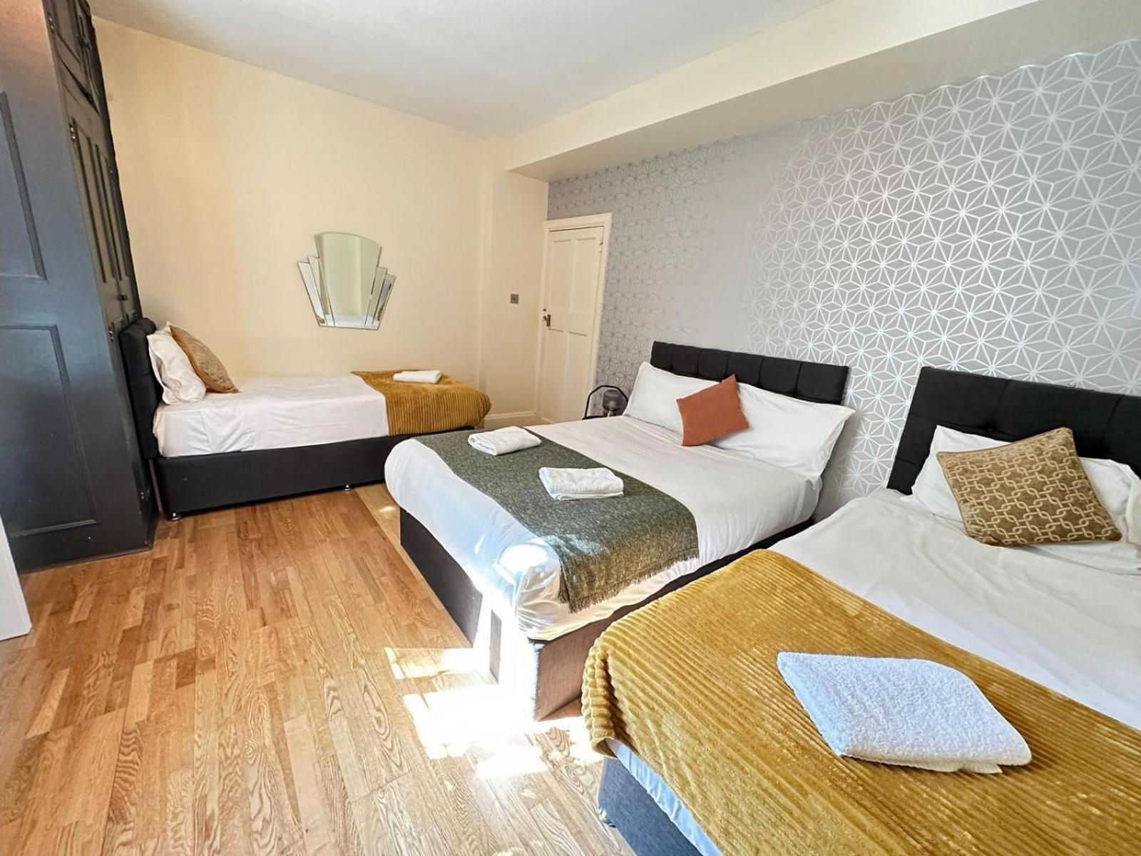 Charming 2 Bedroom Flat In Kensington High Street * London