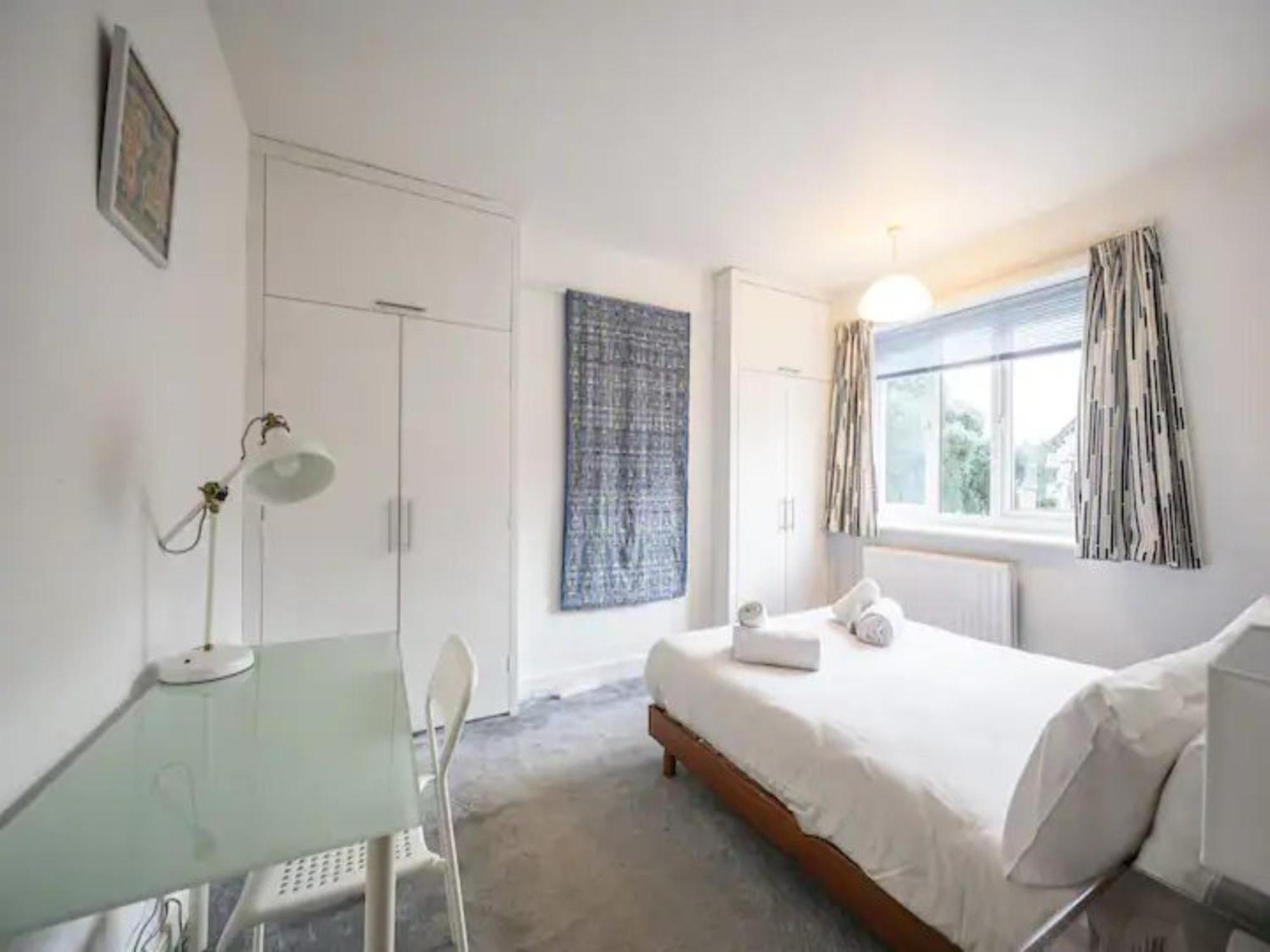 Pass The Keys Spacious 2bed Flat Camberwell *