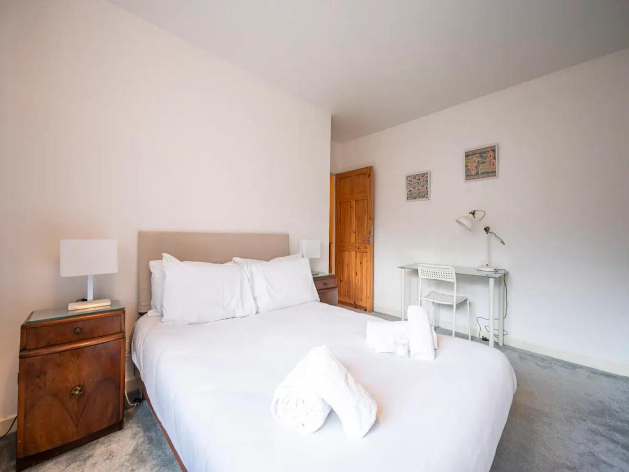 Pass The Keys Spacious 2bed Flat Camberwell * London