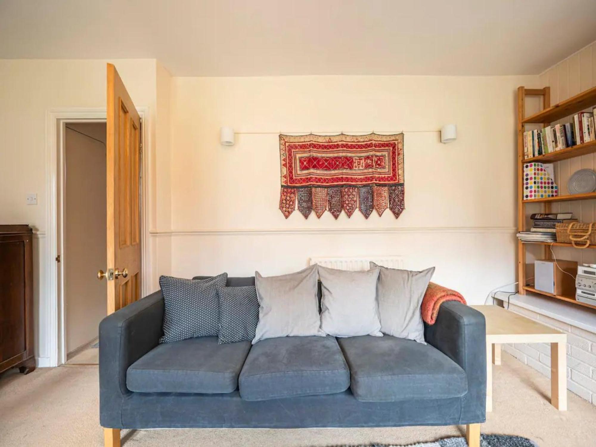 Pass The Keys Spacious 2bed Flat Camberwell London