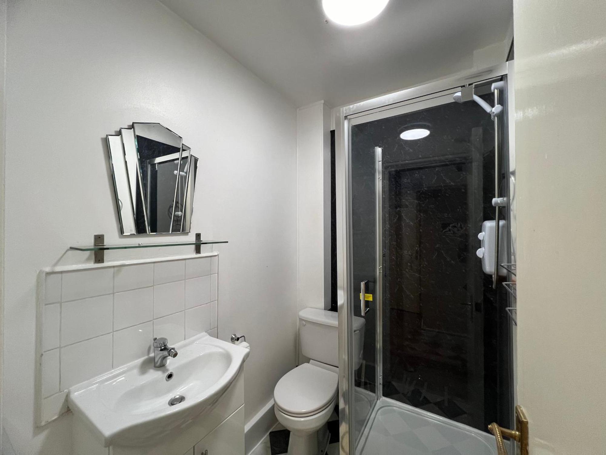 Cosy - Finchley Road London