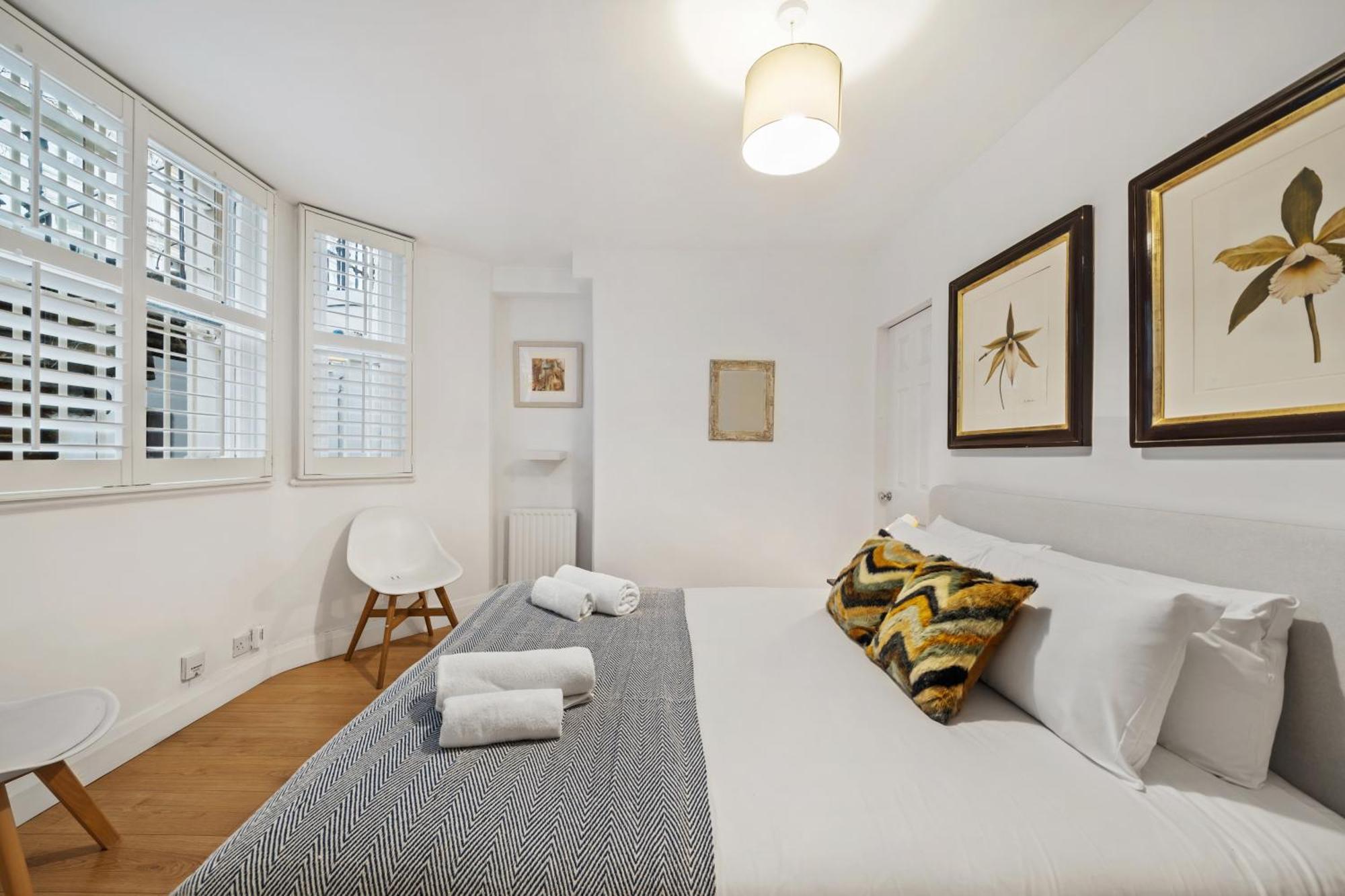 2 Bedroom Garden Flat In W Kensington * Londen
