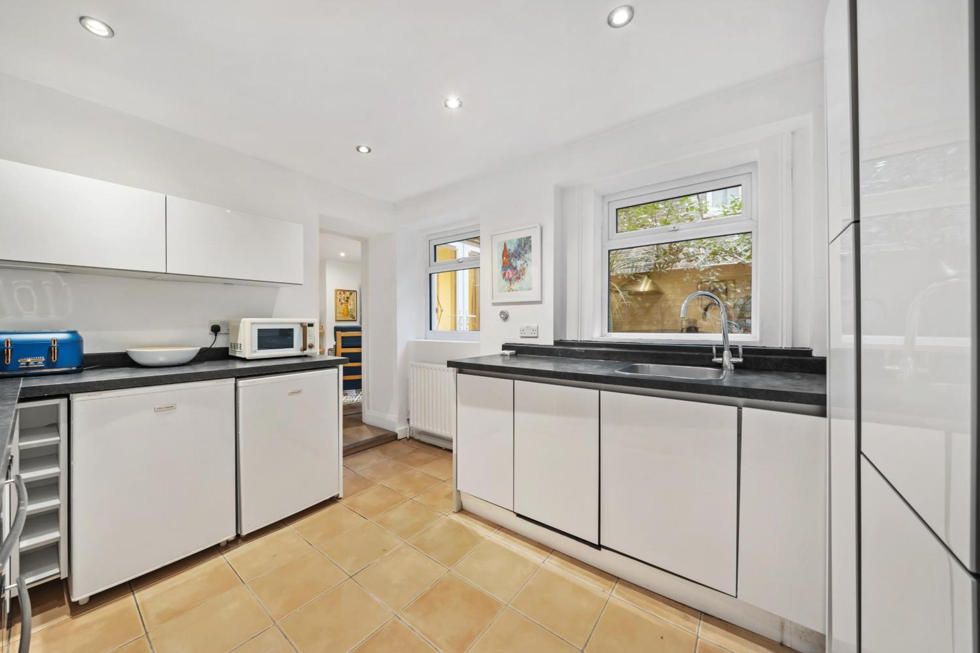 Appartement 2 Bedroom Garden Flat In W Kensington Londen