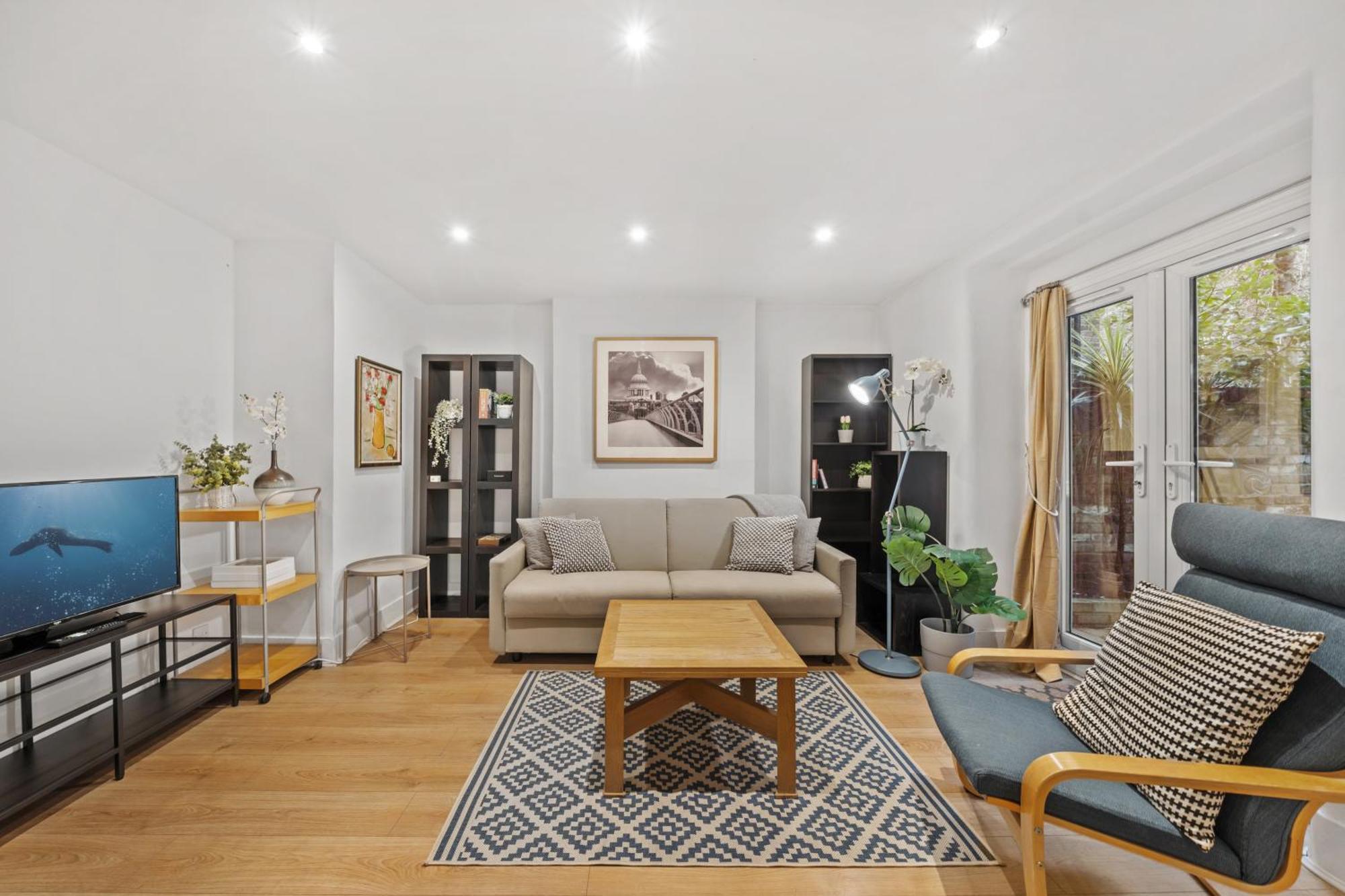 2 Bedroom Garden Flat In W Kensington Londen