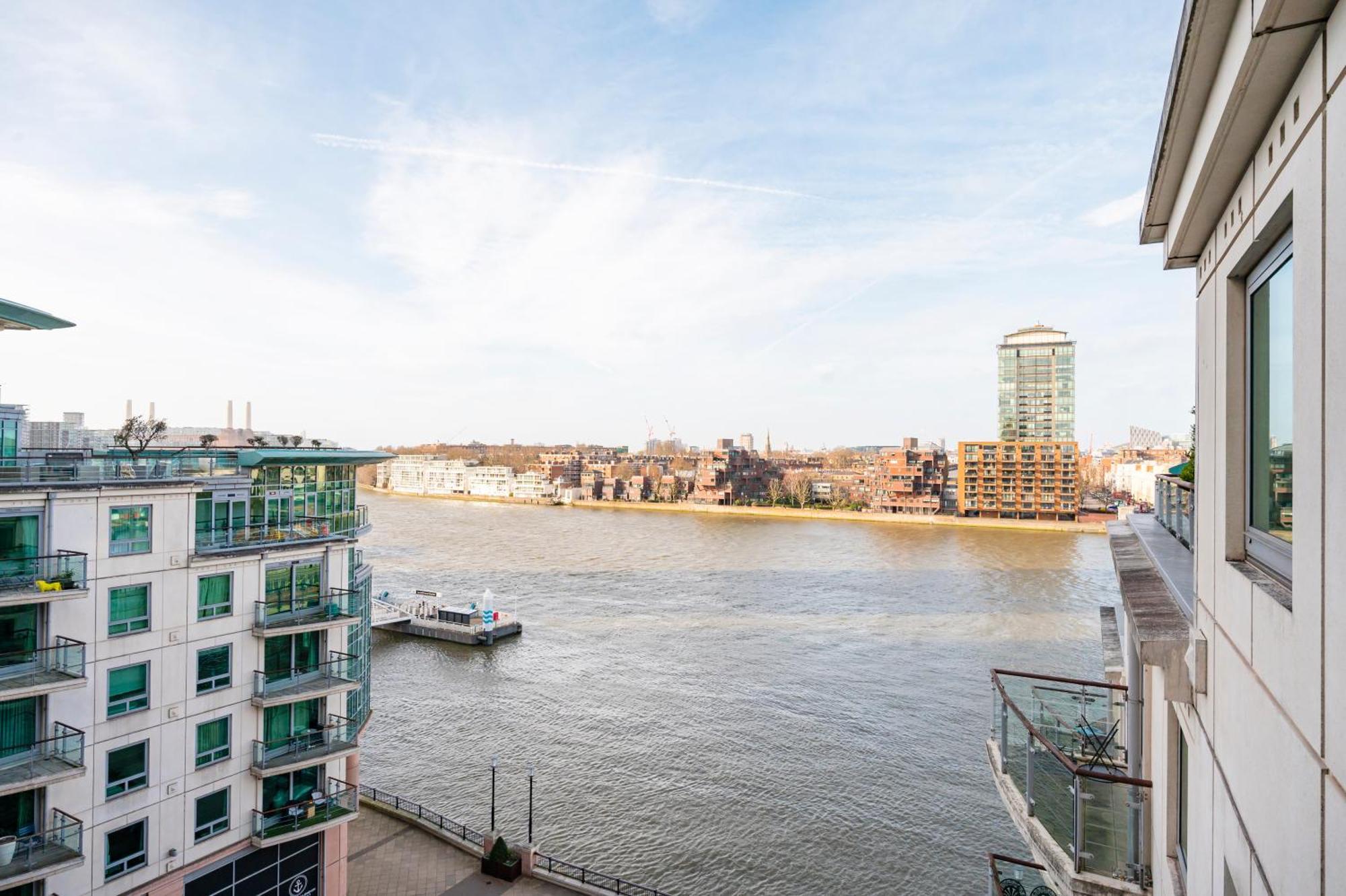 Riverside 2-bedroom Appartement *