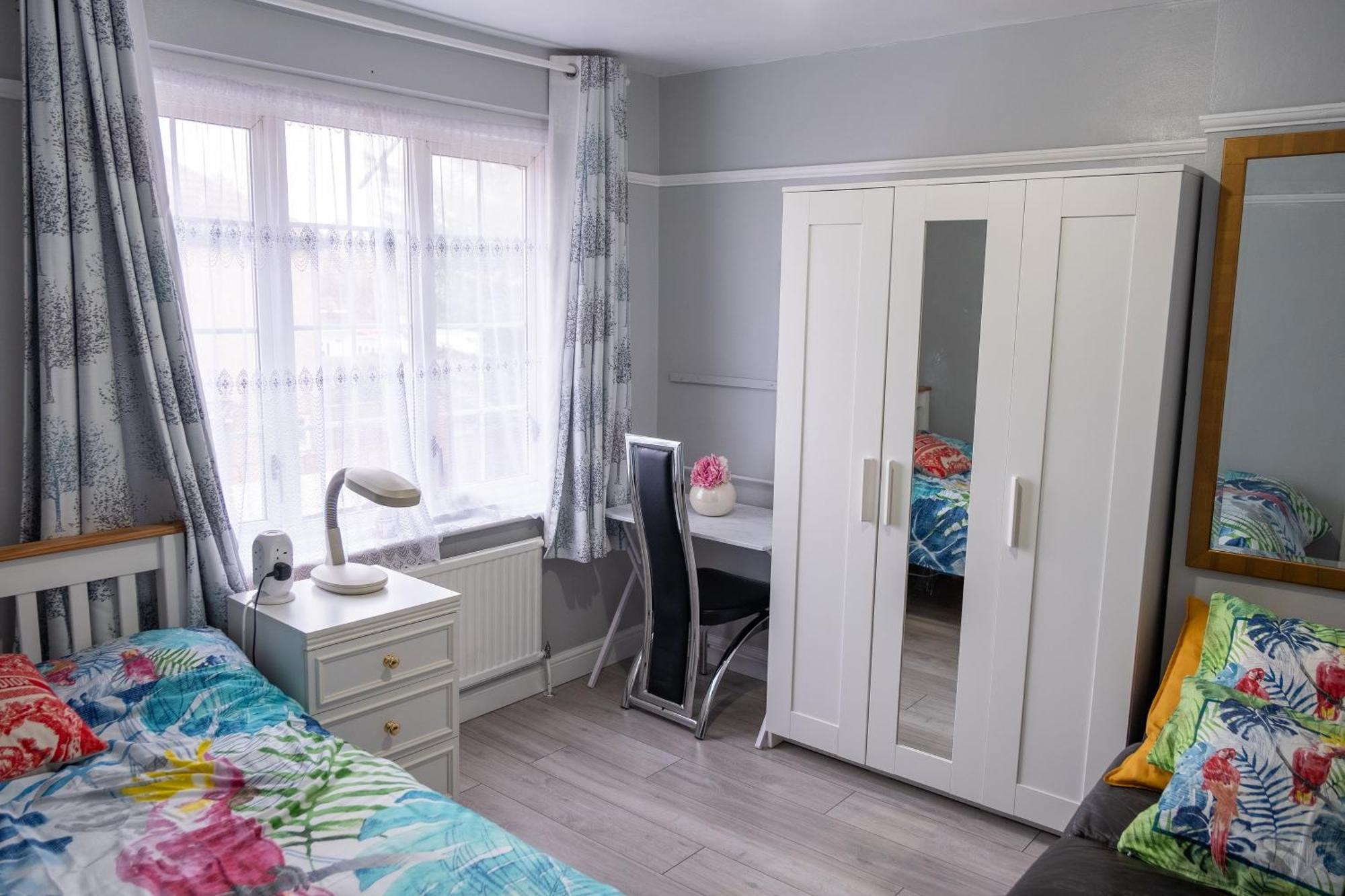 Spacious Double Bedroom In Shooters Hill * London