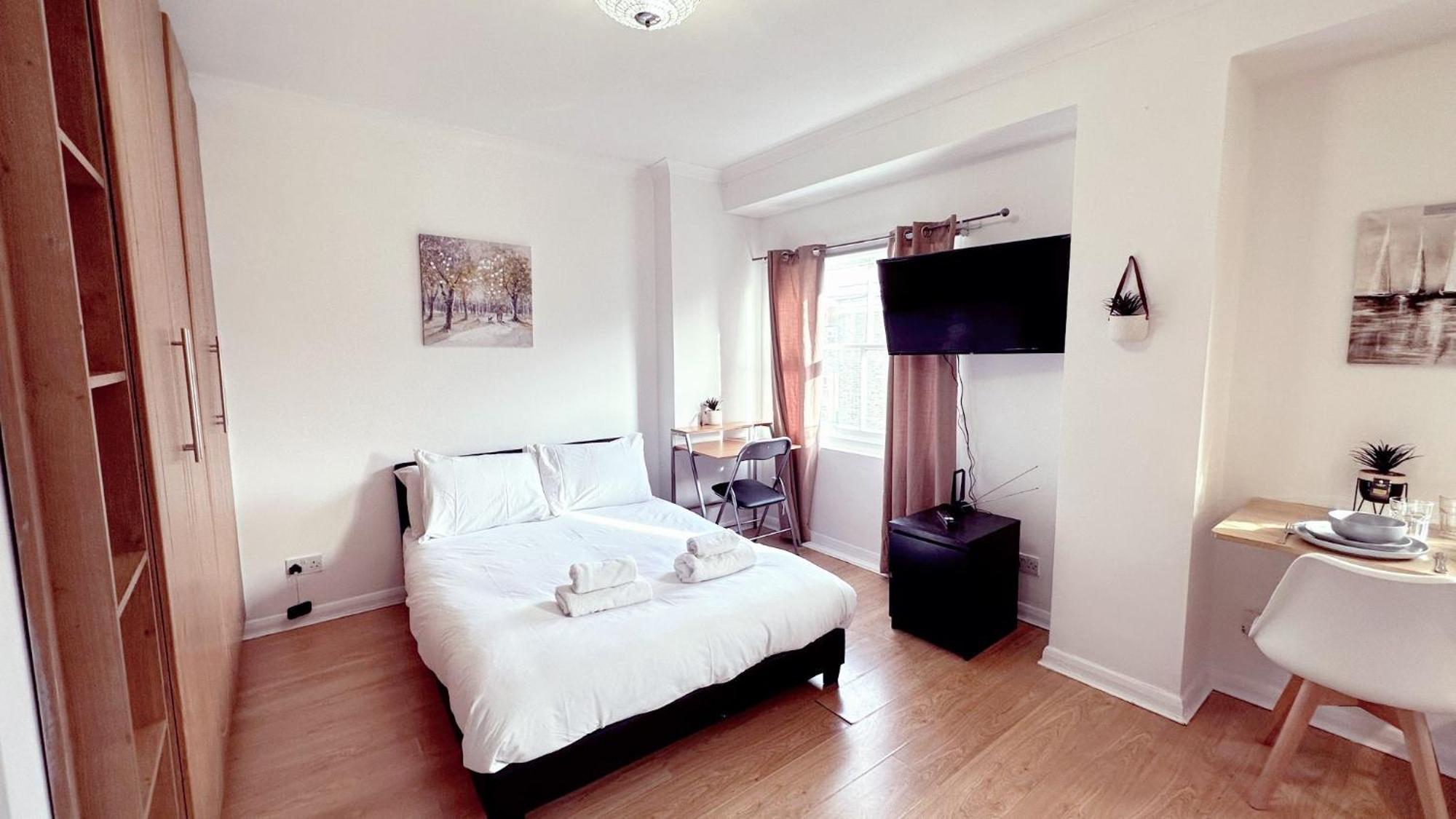 Apartment Uk Chaps Retreat: Chelsea Haven With Private Balcony
