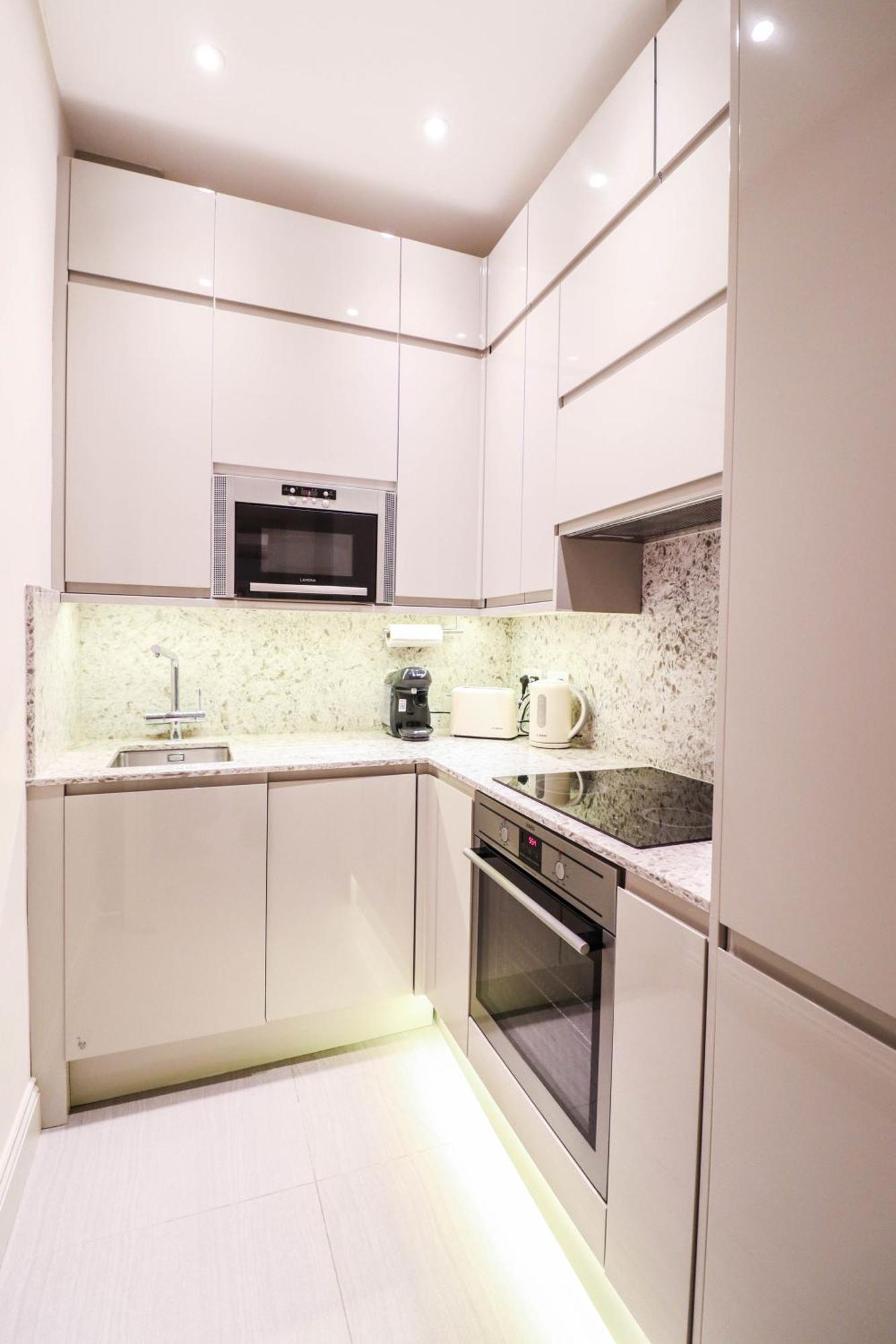 Lovely Kensington Apartment In A Prime Location * Londen