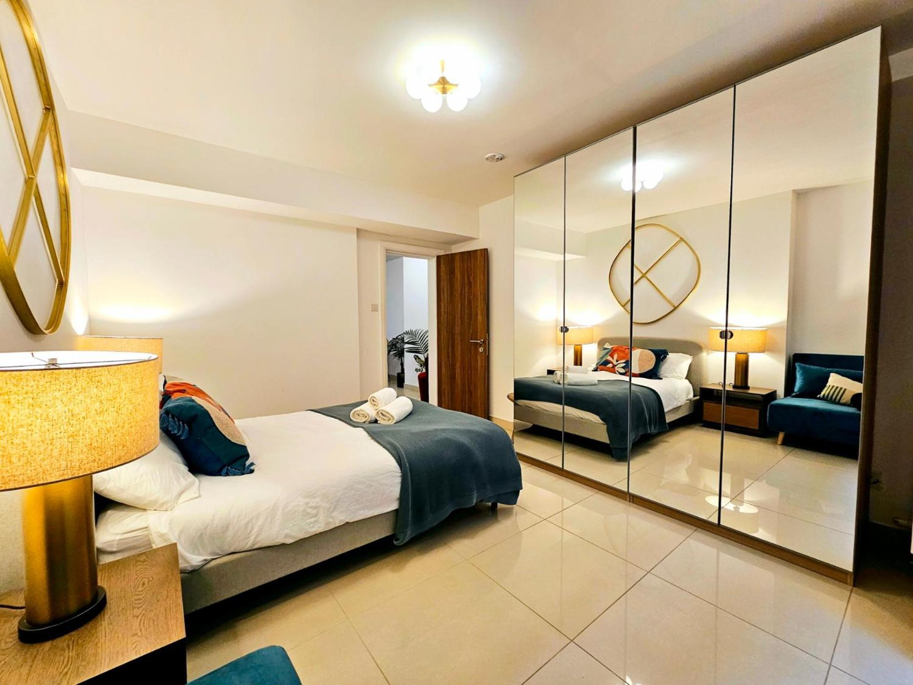 Apartment Modern Hyde Park With Private Entrance & Private Back Patio Near Bayswater & Paddington Stations London