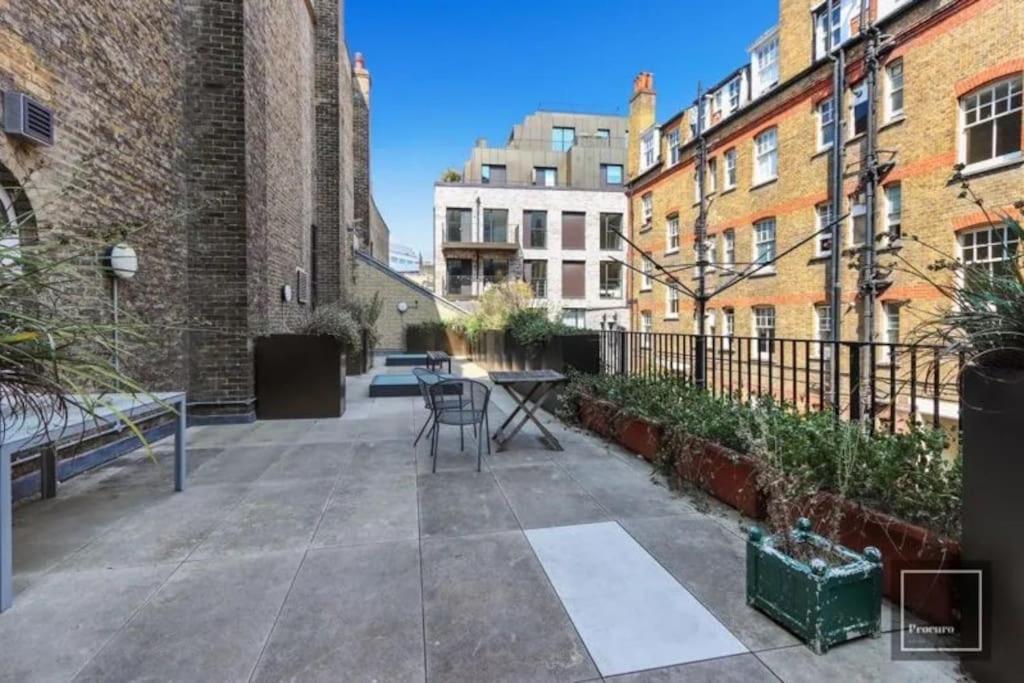 Small One-bed Flat, Payment Required Straight Away, Host Will Message After You've Made A Reservation Appartement Londen