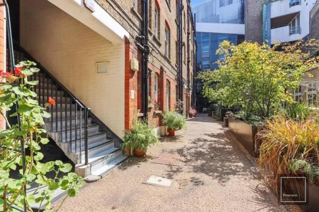 Small One-bed Flat, Payment Required Straight Away, Host Will Message After You've Made A Reservation Londen