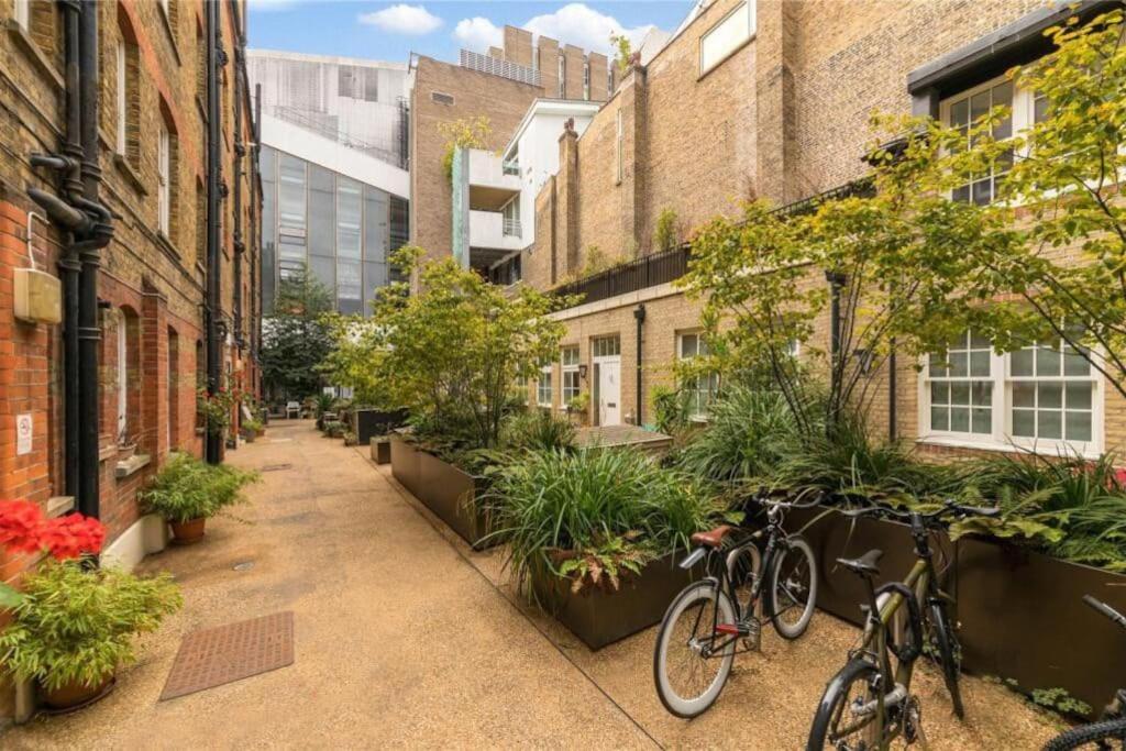 Small One-bed Flat, Payment Required Straight Away, Host Will Message After You've Made A Reservation Londen