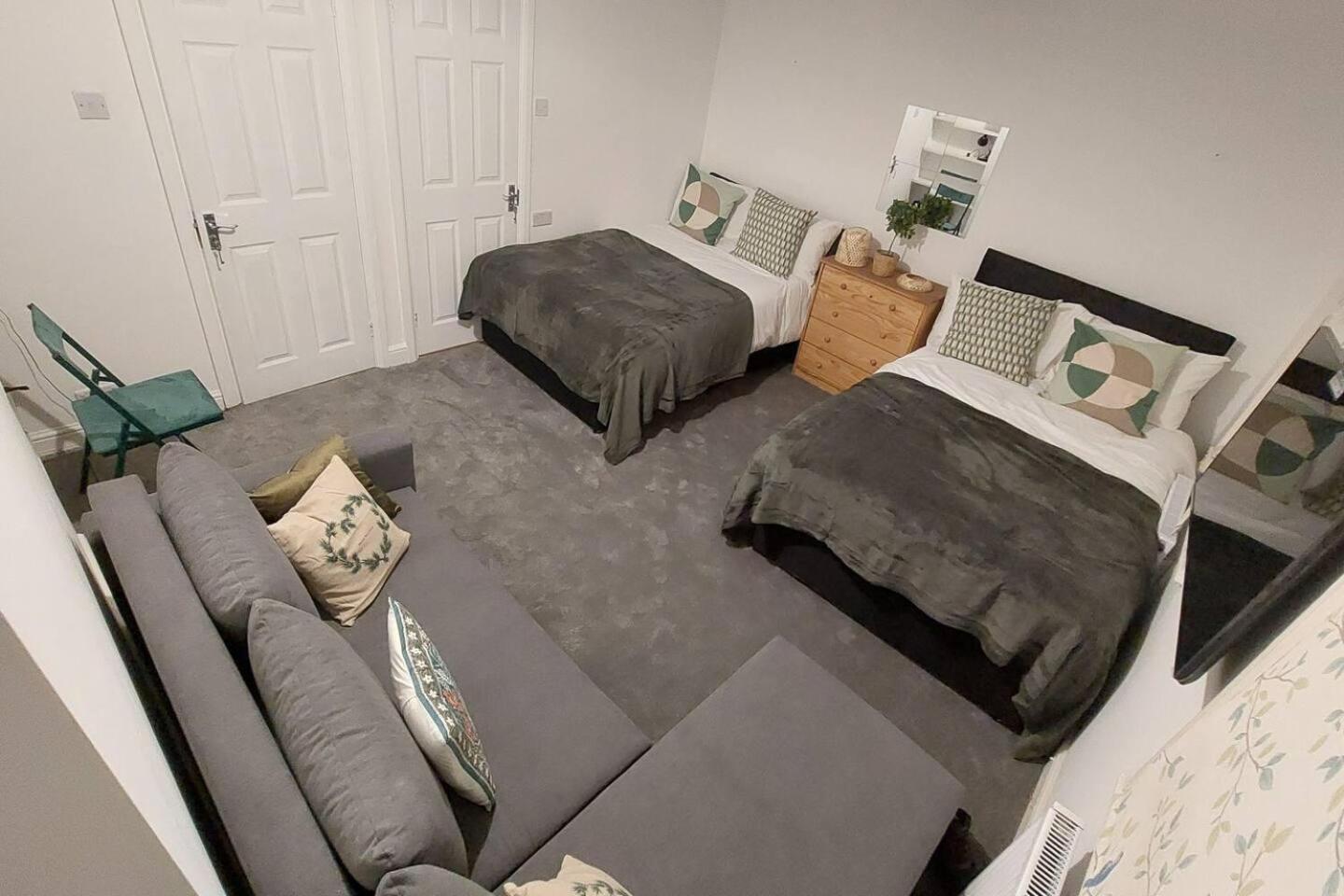Impeccable 1 Bedroom Flat In Apartamento