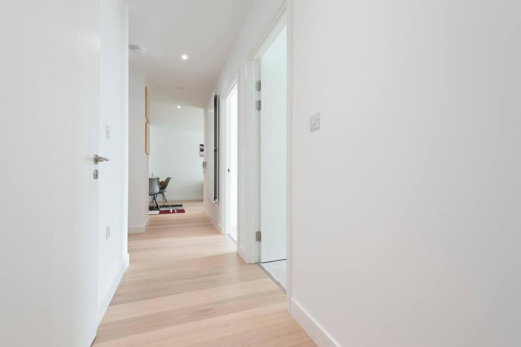 Utopian Modern Apartment London