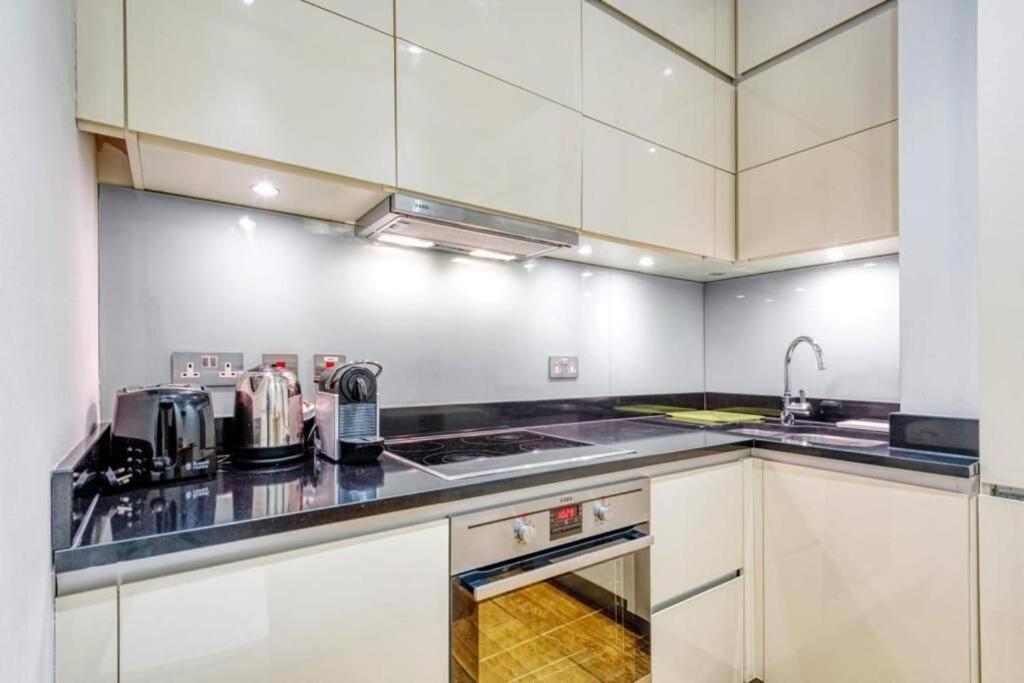 2 Bedroom Luxury Flat In South Kensington Apartment *