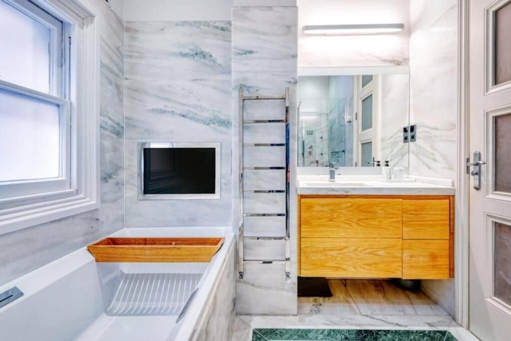 Leilighet 2 Bedroom Luxury Flat In South Kensington London