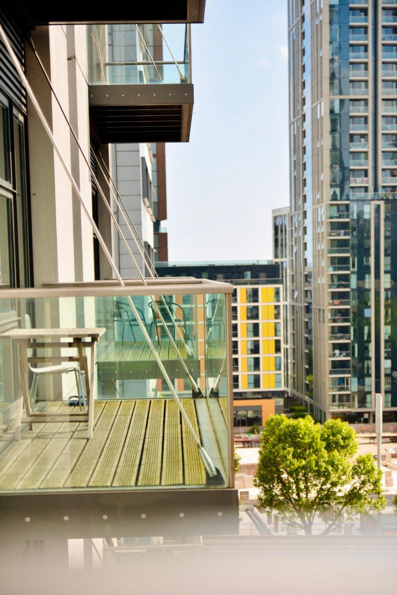 2 Bedroom Discovery Dock London