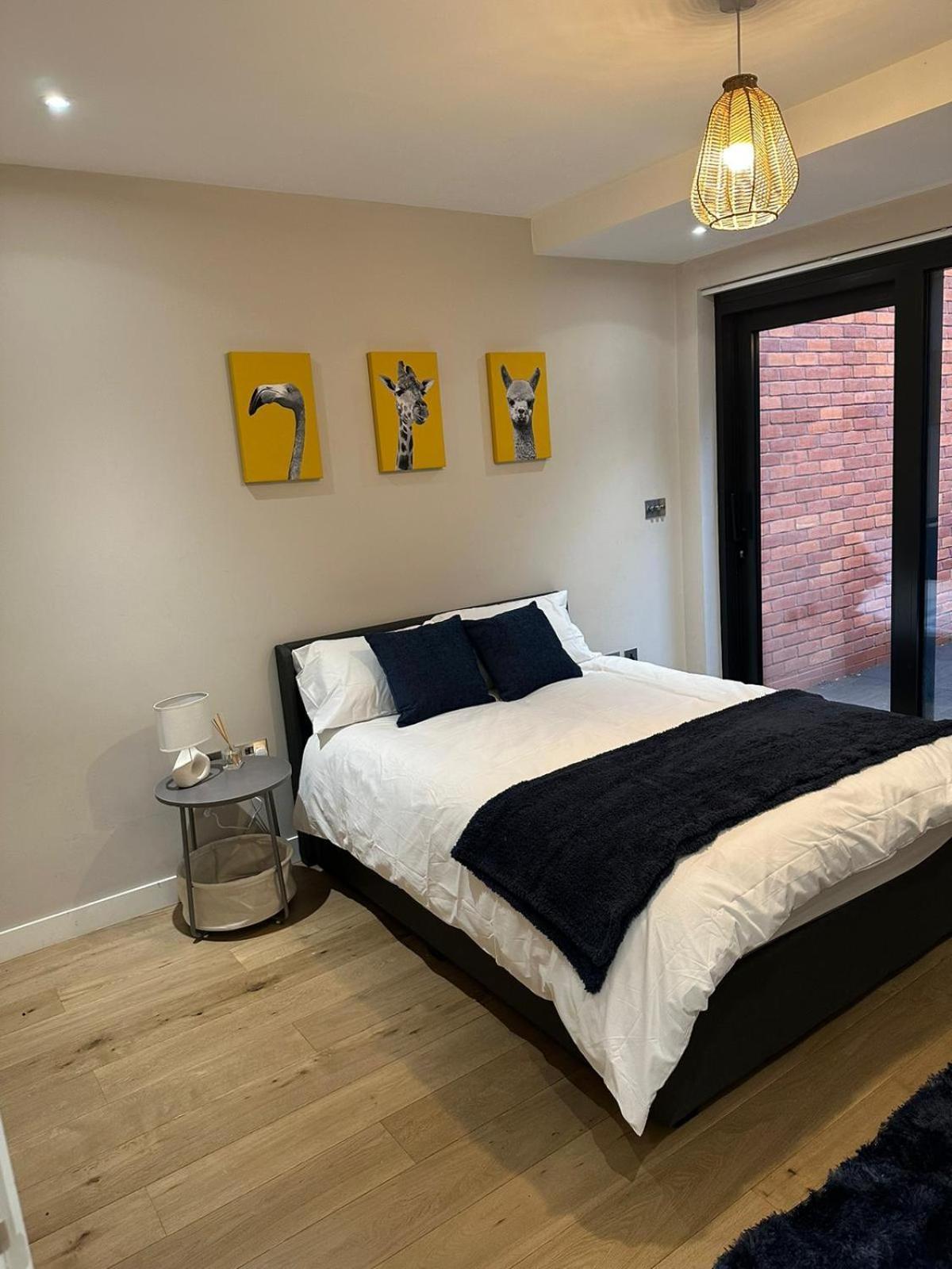 Richardson Deluxe - 3 Bed London