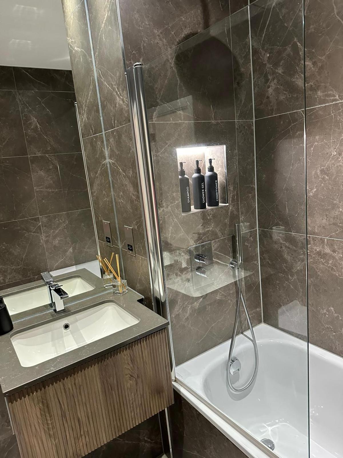 Richardson Deluxe - 3 Bed Appartement