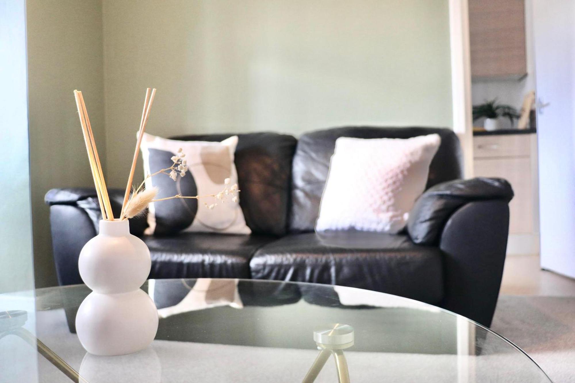 Stunning Apartment, Sleeps 4, London, 1 Bedroom, Zone 1, Kennington - Open For Business Stays, Long And Families Relocating Apartamento Londres