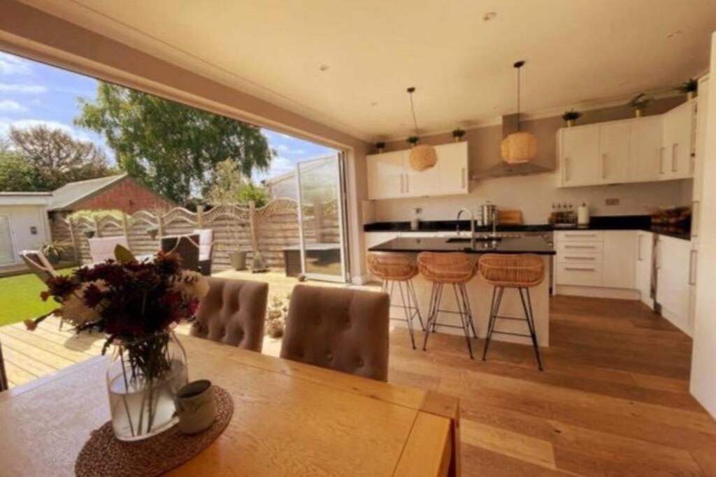 Holiday home Luxury 4 Bed 2 Bath House With Garden Near Wimbledon