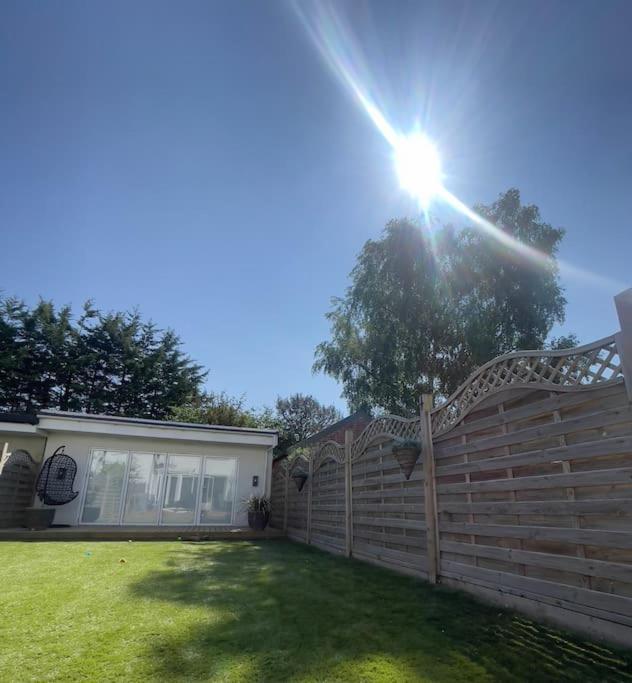 Luxury 4 Bed 2 Bath House With Garden Near Wimbledon