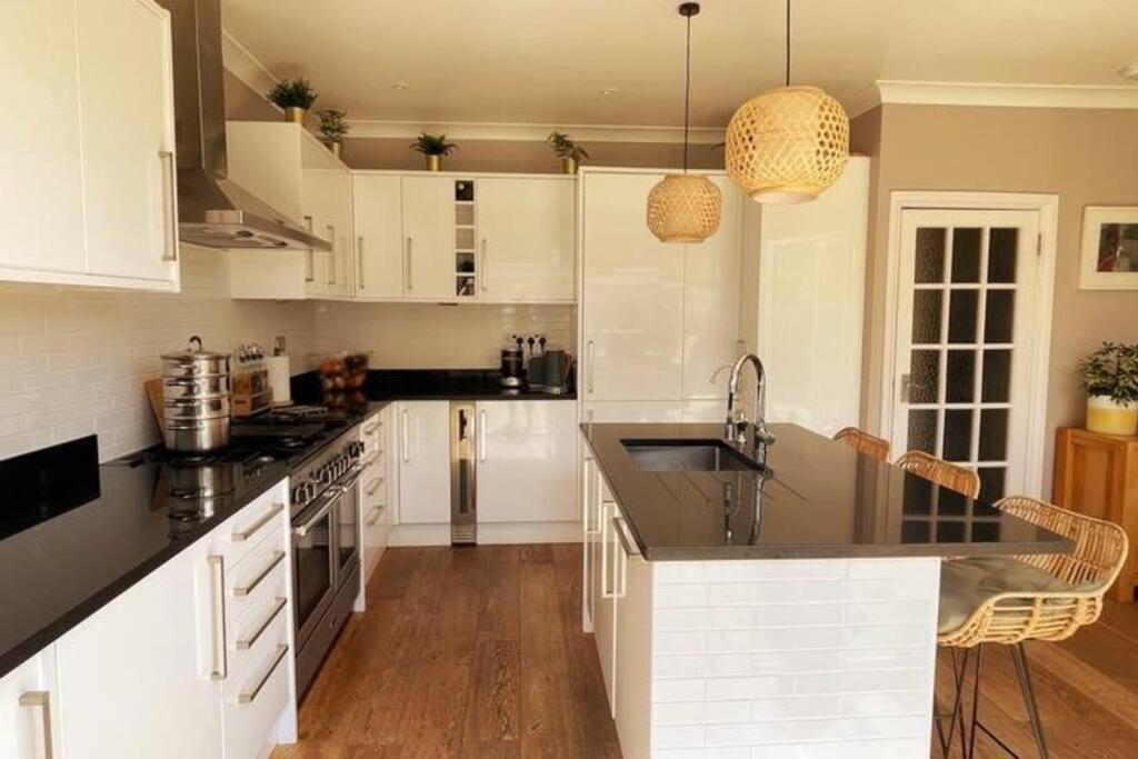 Holiday home Luxury 4 Bed 2 Bath House With Garden Near Wimbledon