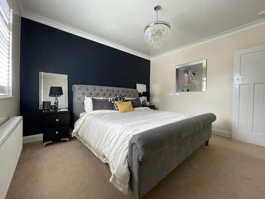 Luxury 4 Bed 2 Bath House With Garden Near Wimbledon * London