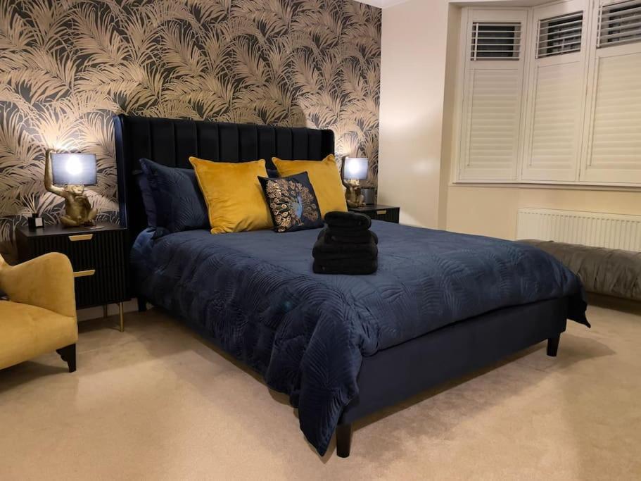 Luxury 4 Bed 2 Bath House With Garden Near Wimbledon London