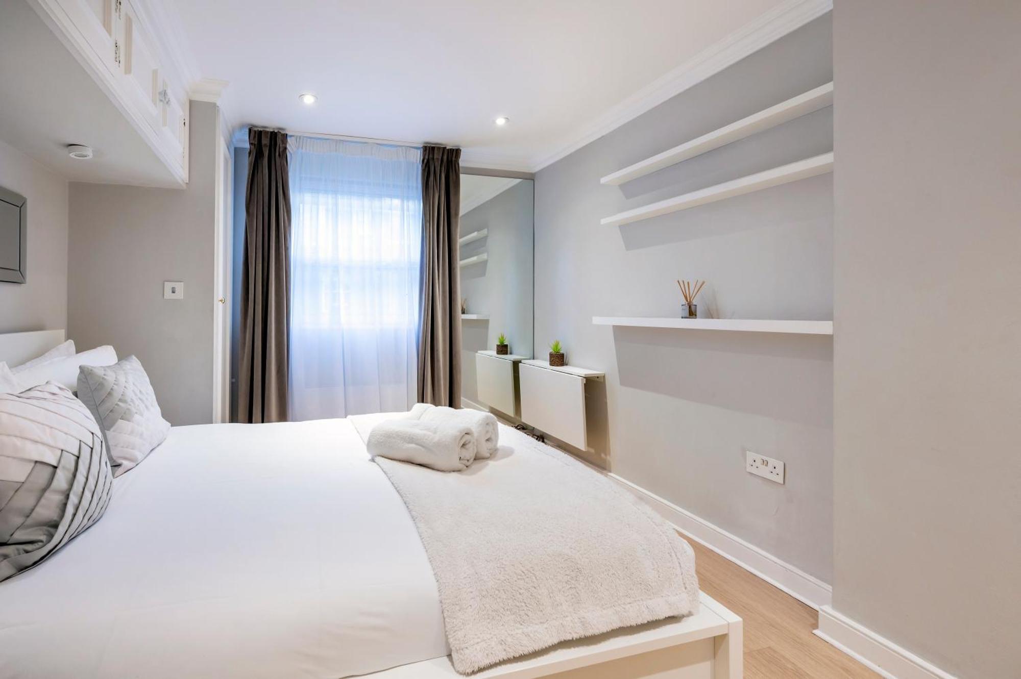 Apartment Chelsea Two Bedroom *