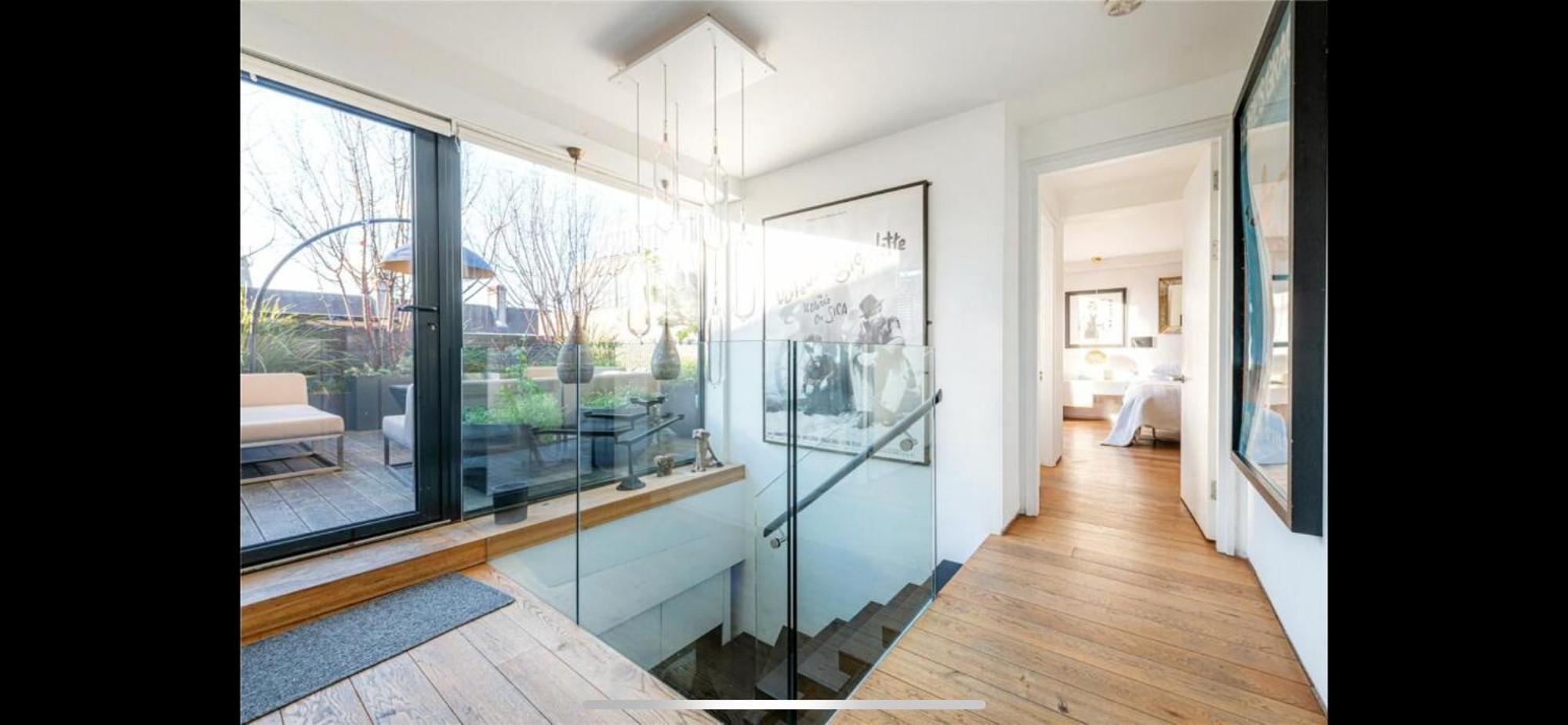 Stunning 3 Bedroom, 3 Bathroom Duplex With Terrace Leilighet *