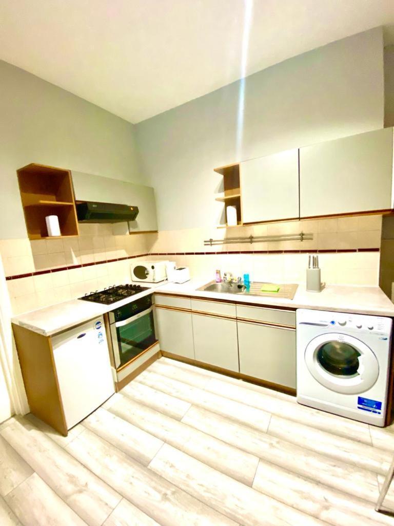 Leilighet One Bedroom Ground Floor Flat In
