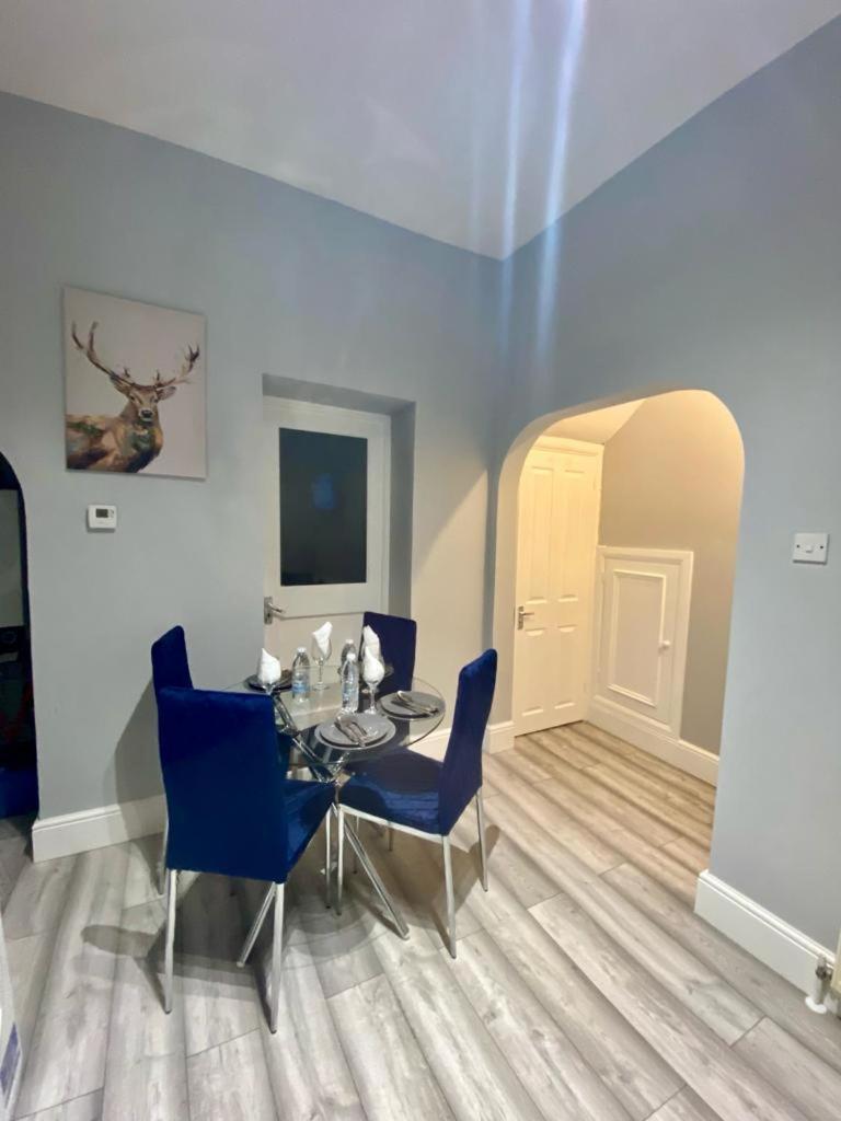 One Bedroom Ground Floor Flat In Leilighet *