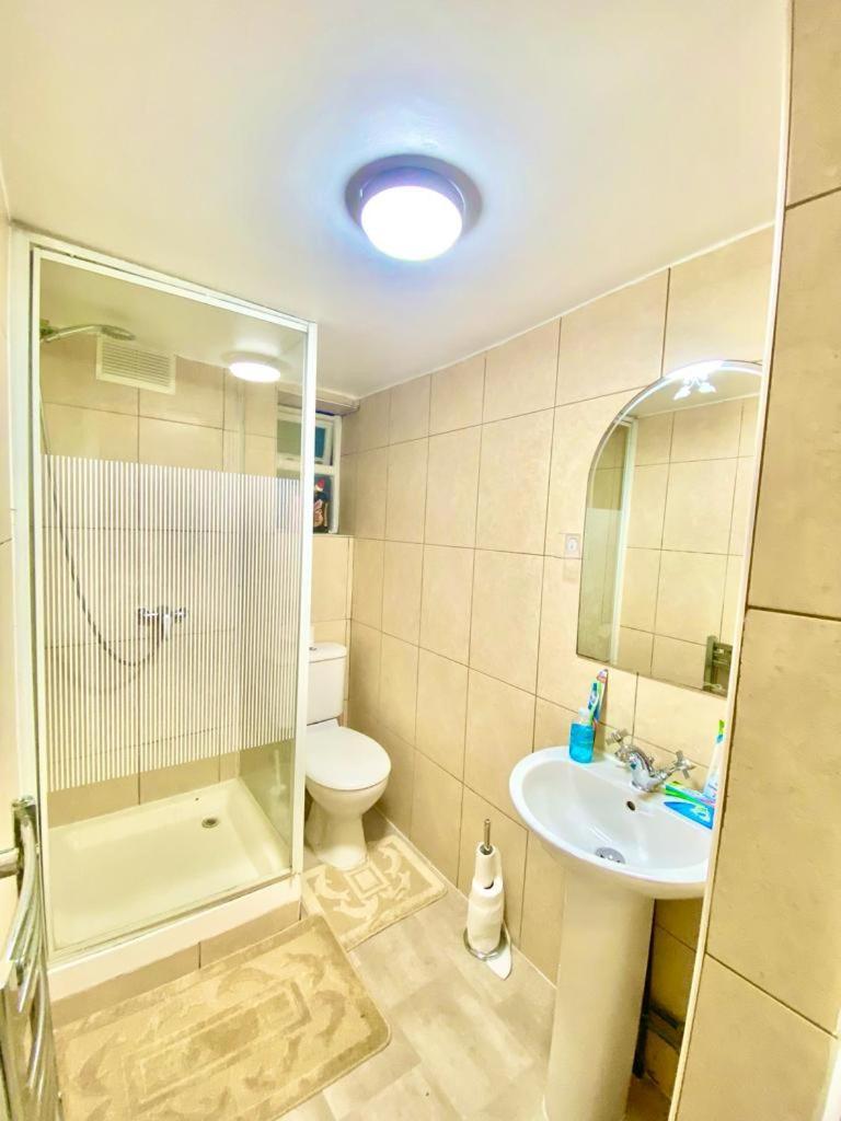 Leilighet One Bedroom Ground Floor Flat In London