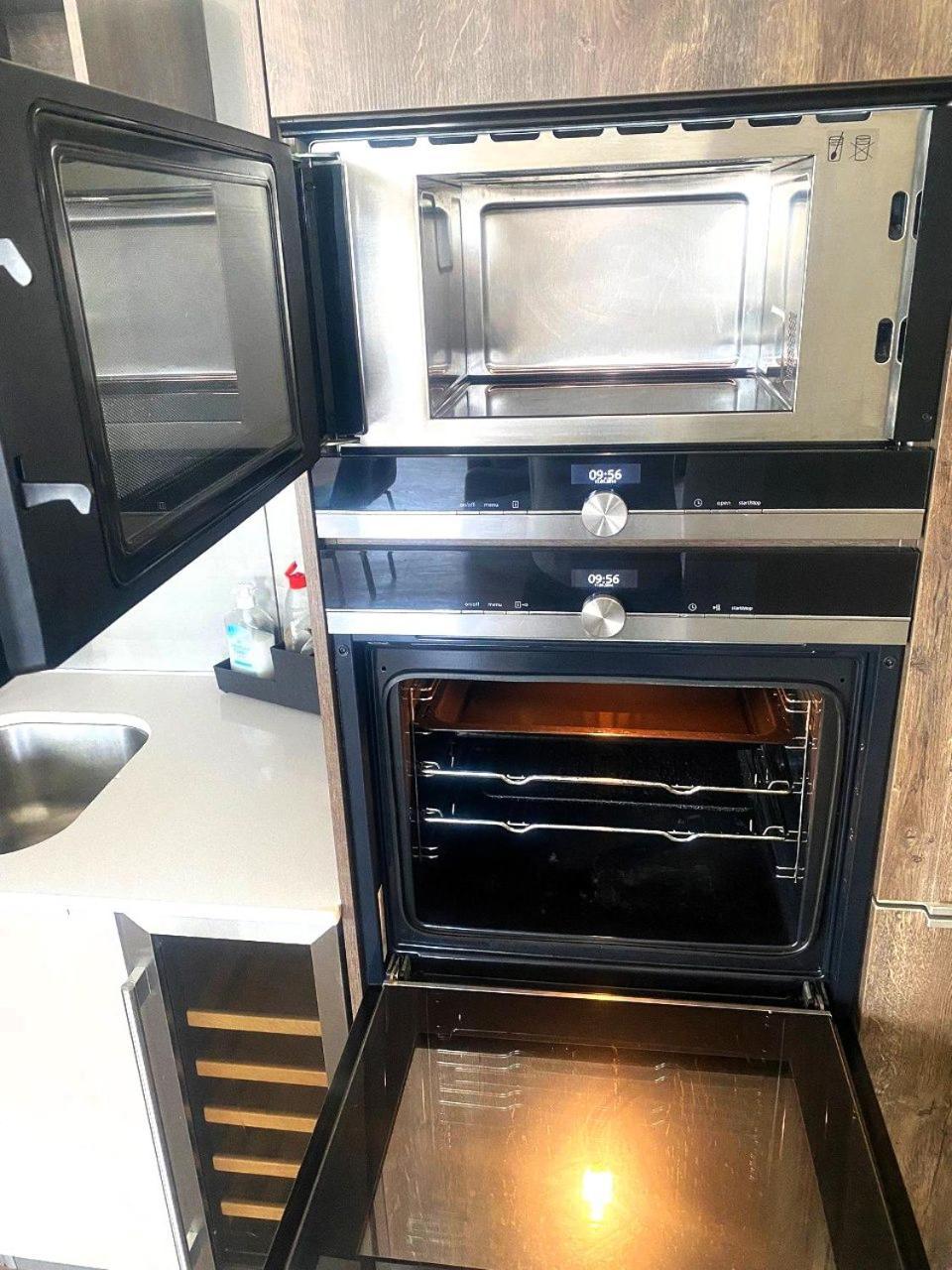 3 Bedroom Penthouse With Private Terrace, Battersea, Nine Elms Apartment London