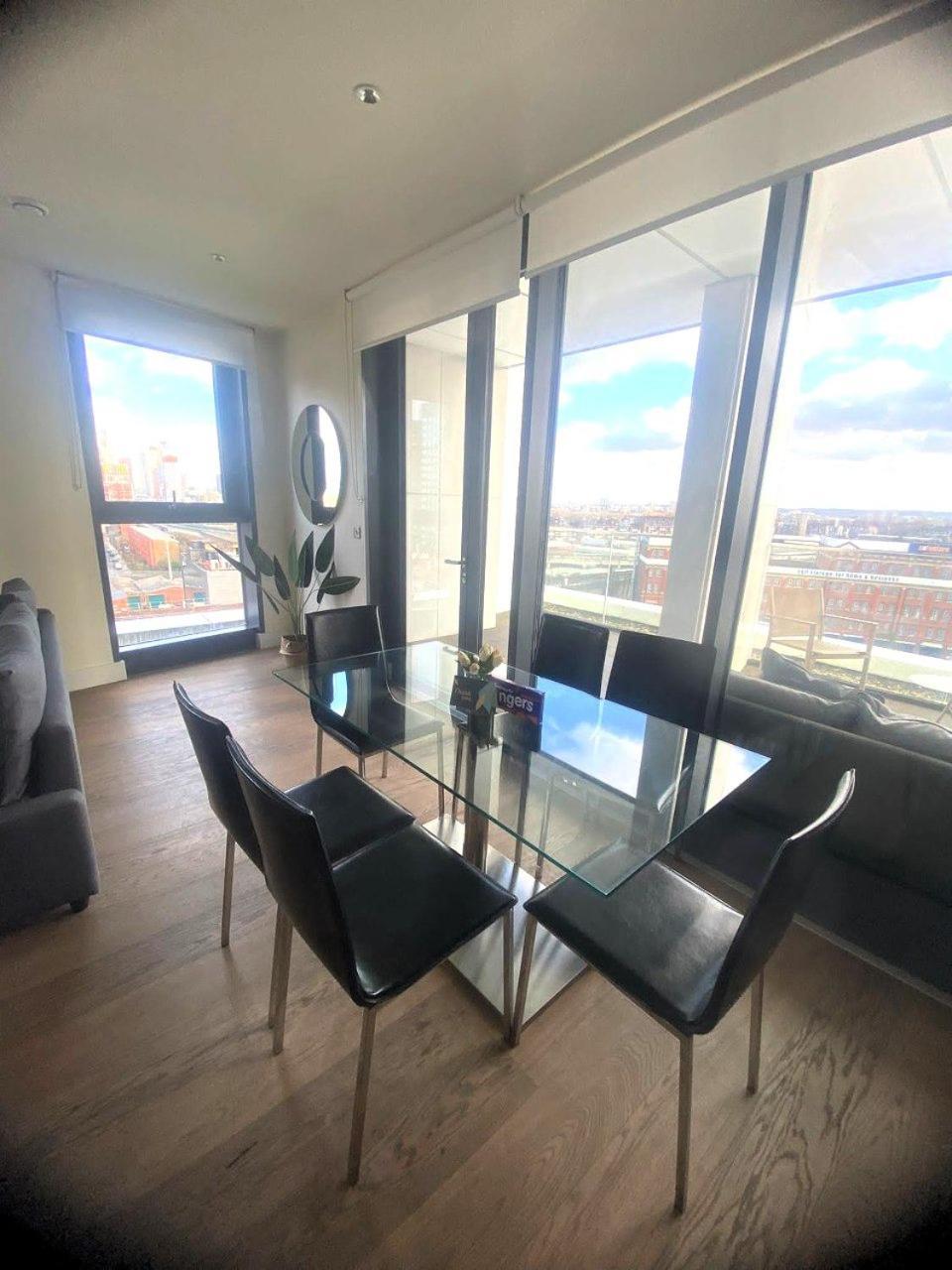 Apartamento 3 Bedroom Penthouse With Private Terrace, Battersea, Nine Elms *