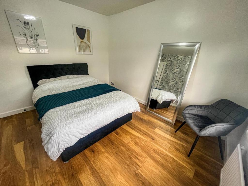 Equires East Townhouse By Harlington * London