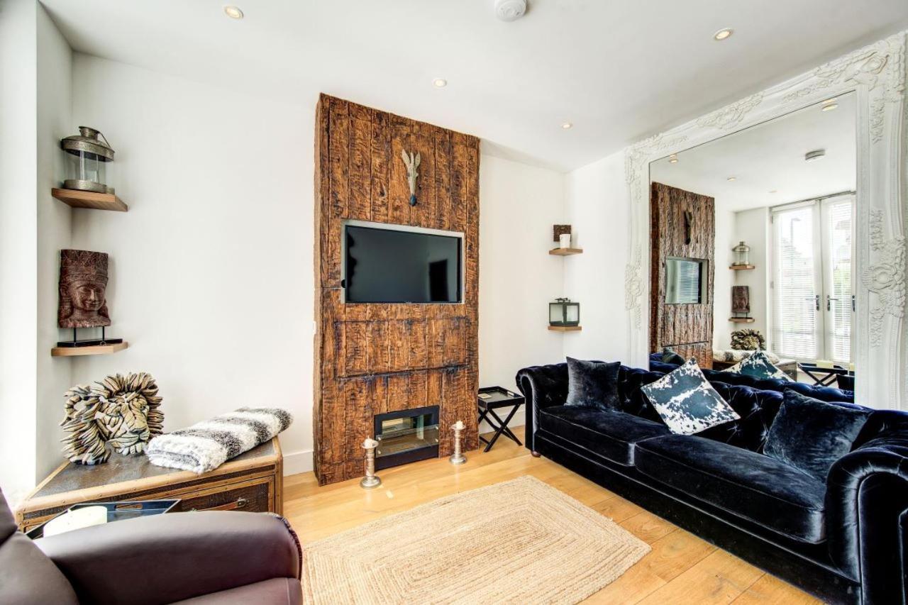 Ferienhaus Stunning 4 Bedroom, 3 Bathroom House With Private Hottub & Gym - Escape London, In Lonon *
