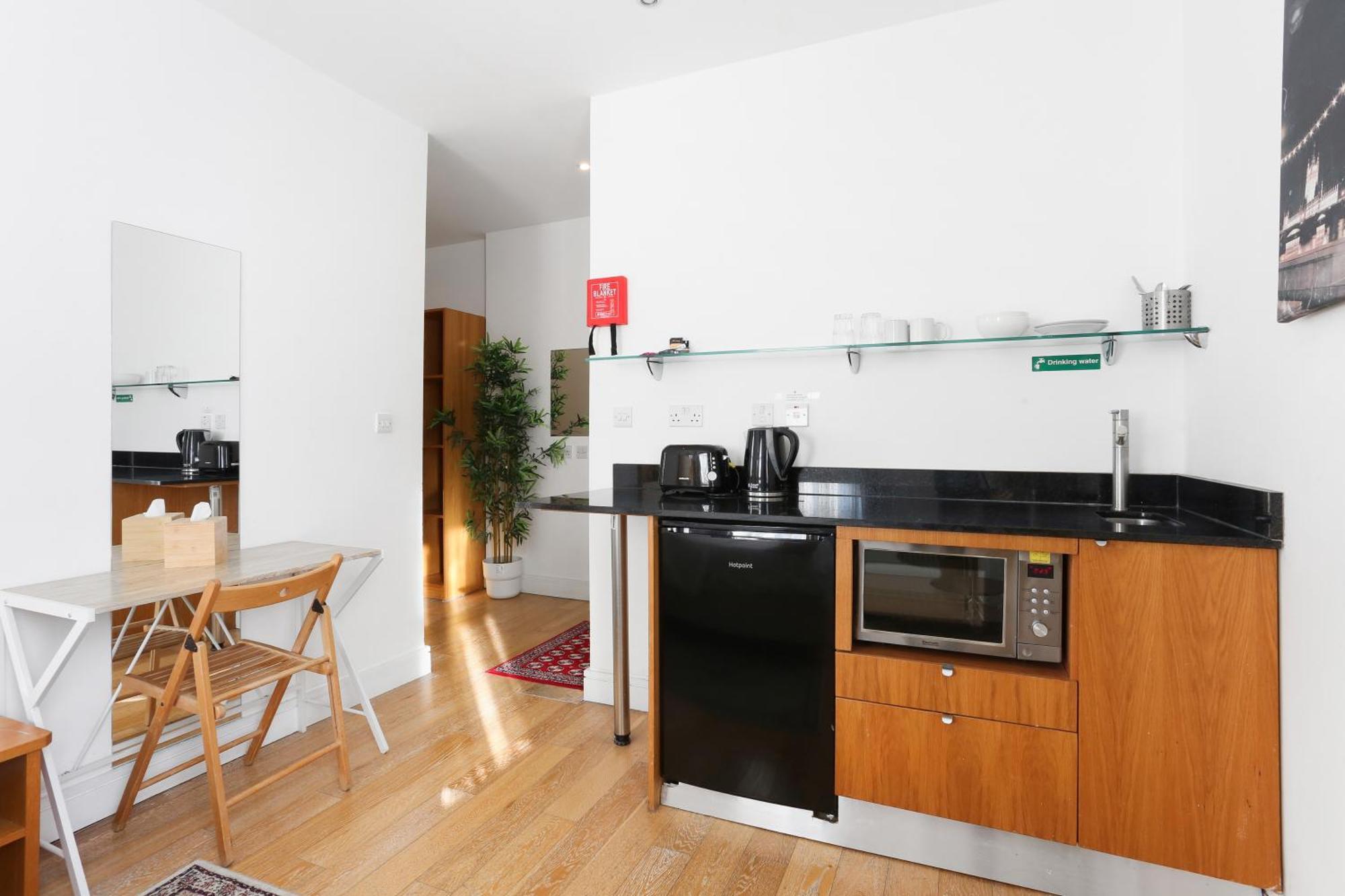 Beiroom Hyde Park Apartment London
