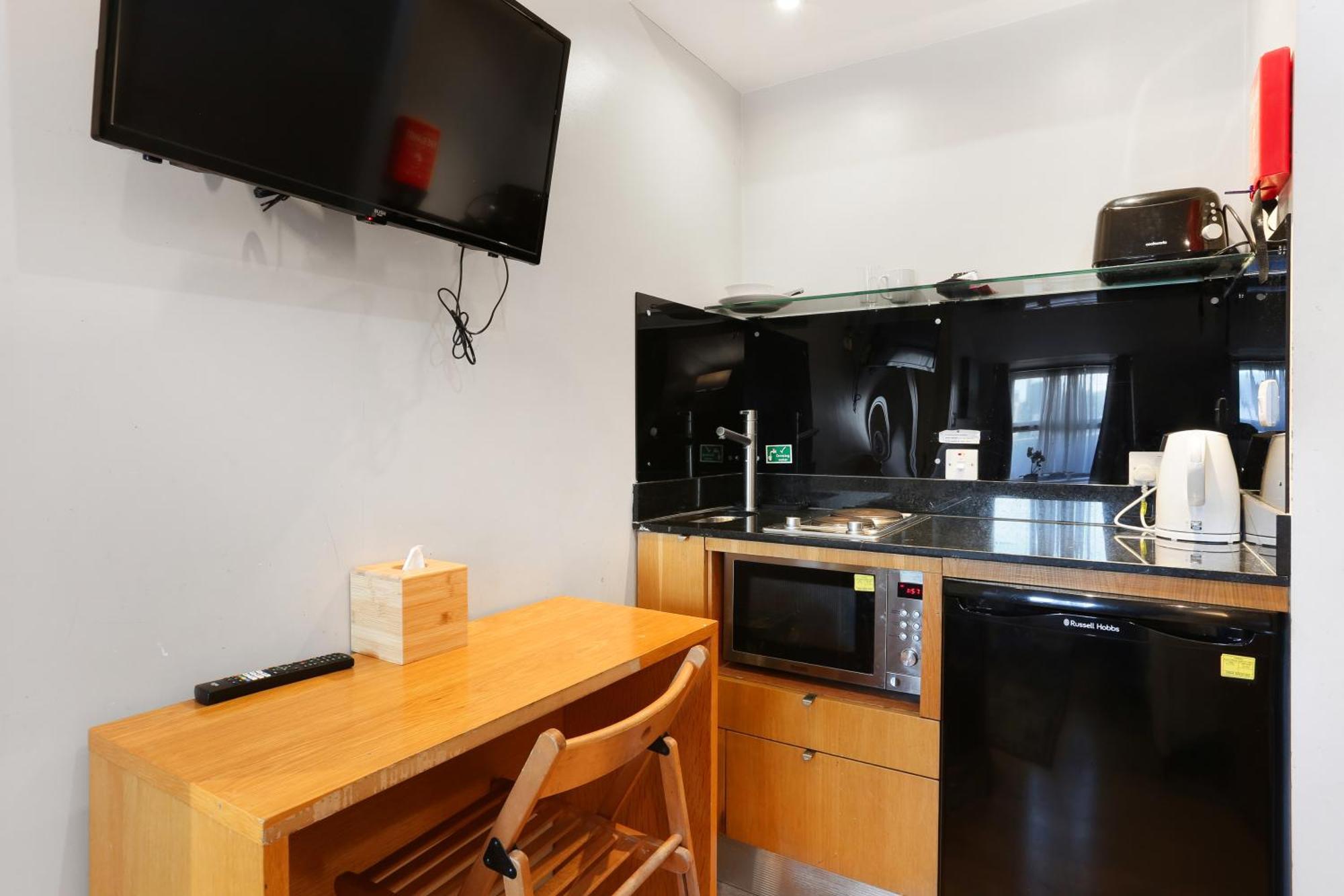 Beiroom Hyde Park Apartment London