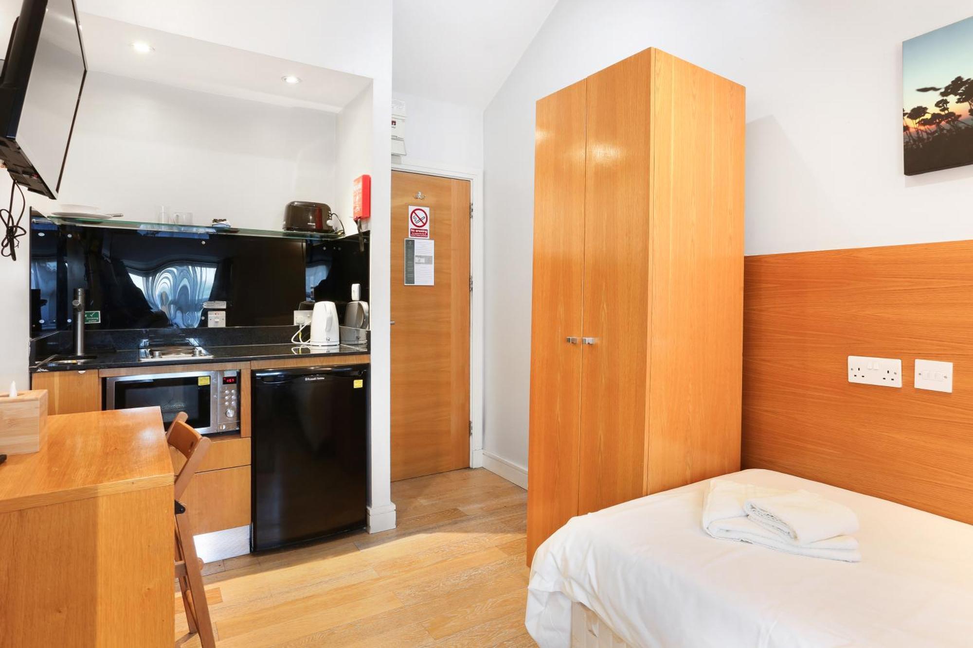 Beiroom Hyde Park Apartment *